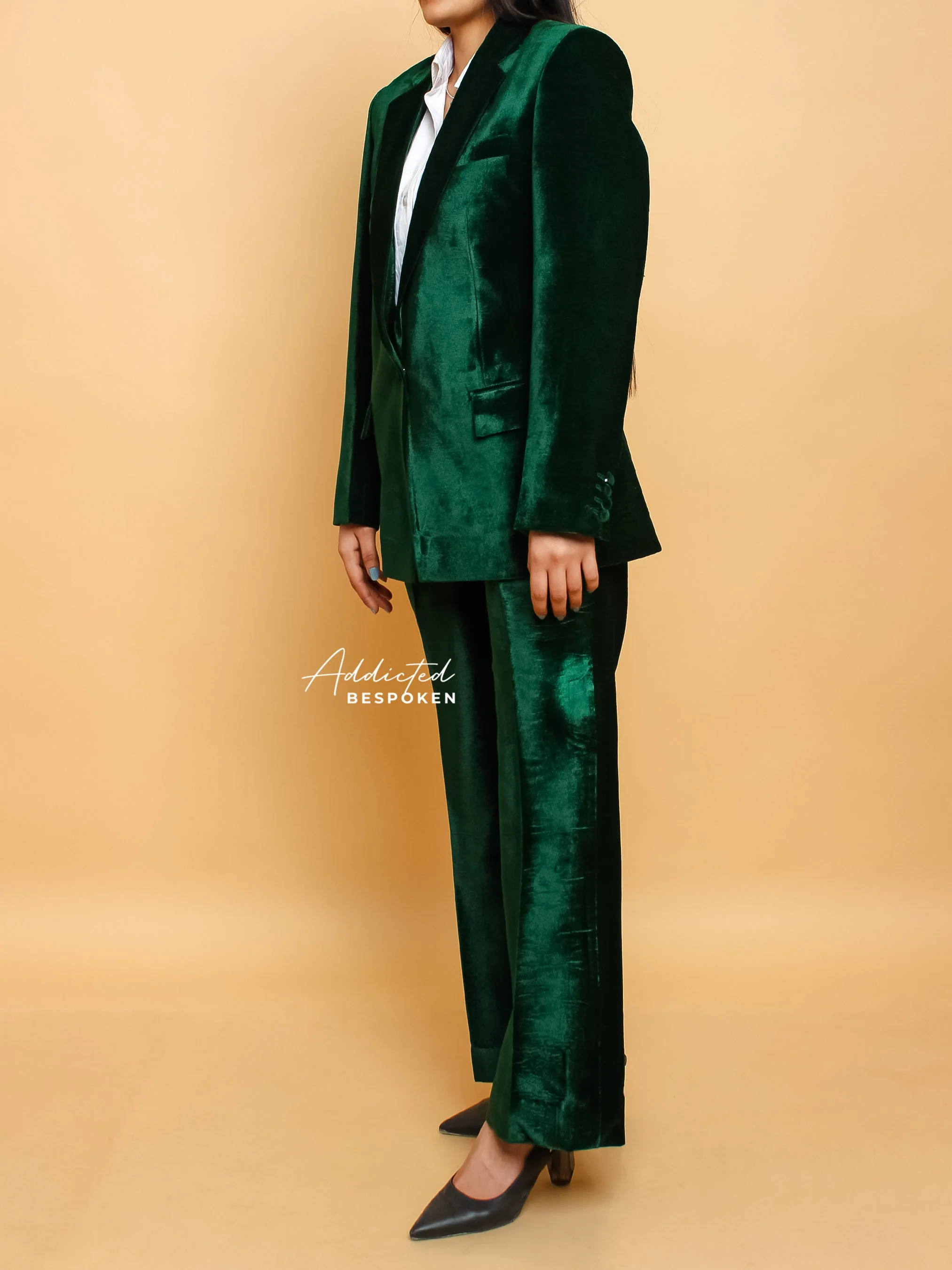 Bold Executive Power Suit - Image 3