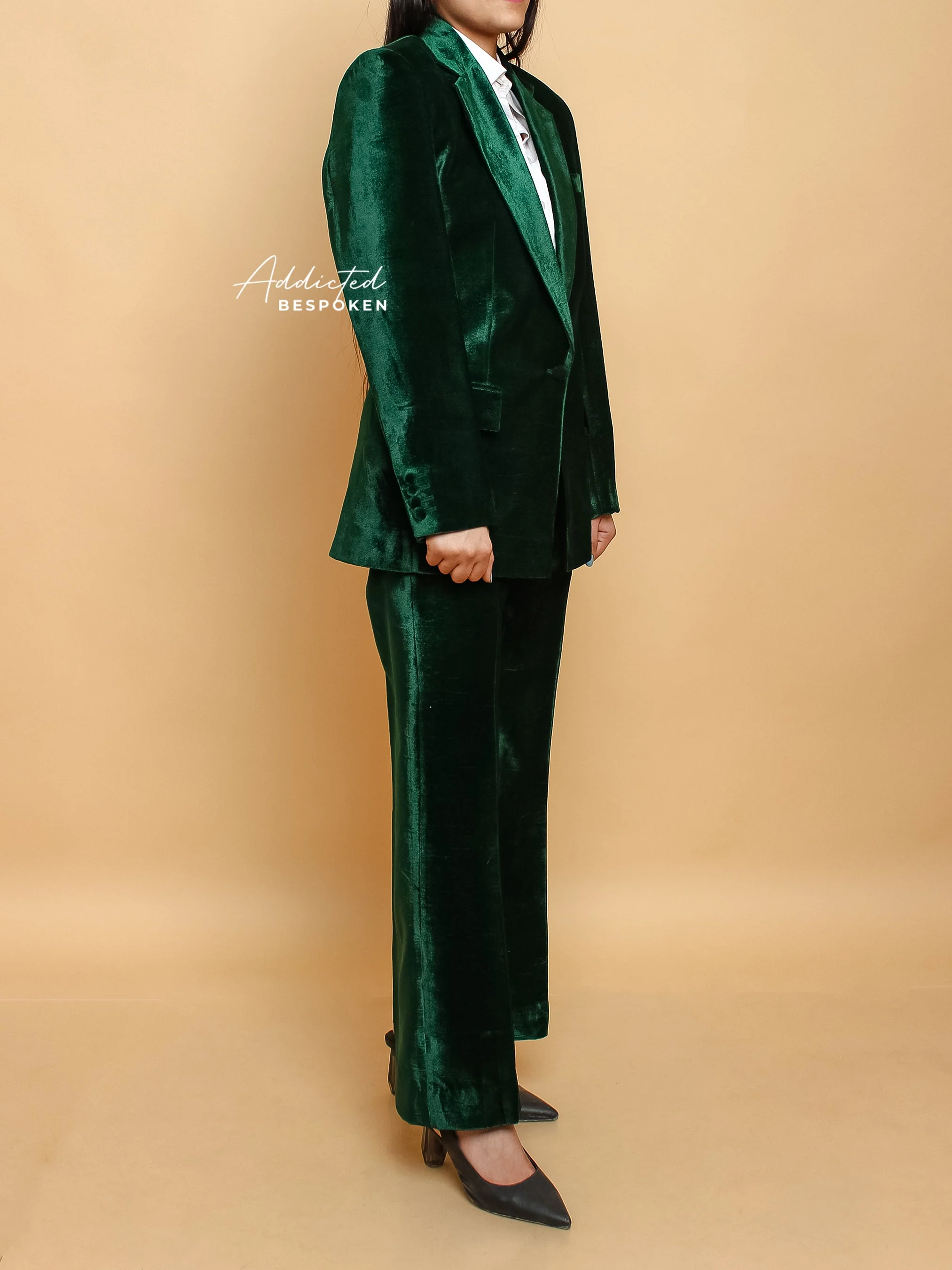 Bold Executive Power Suit - Image 4