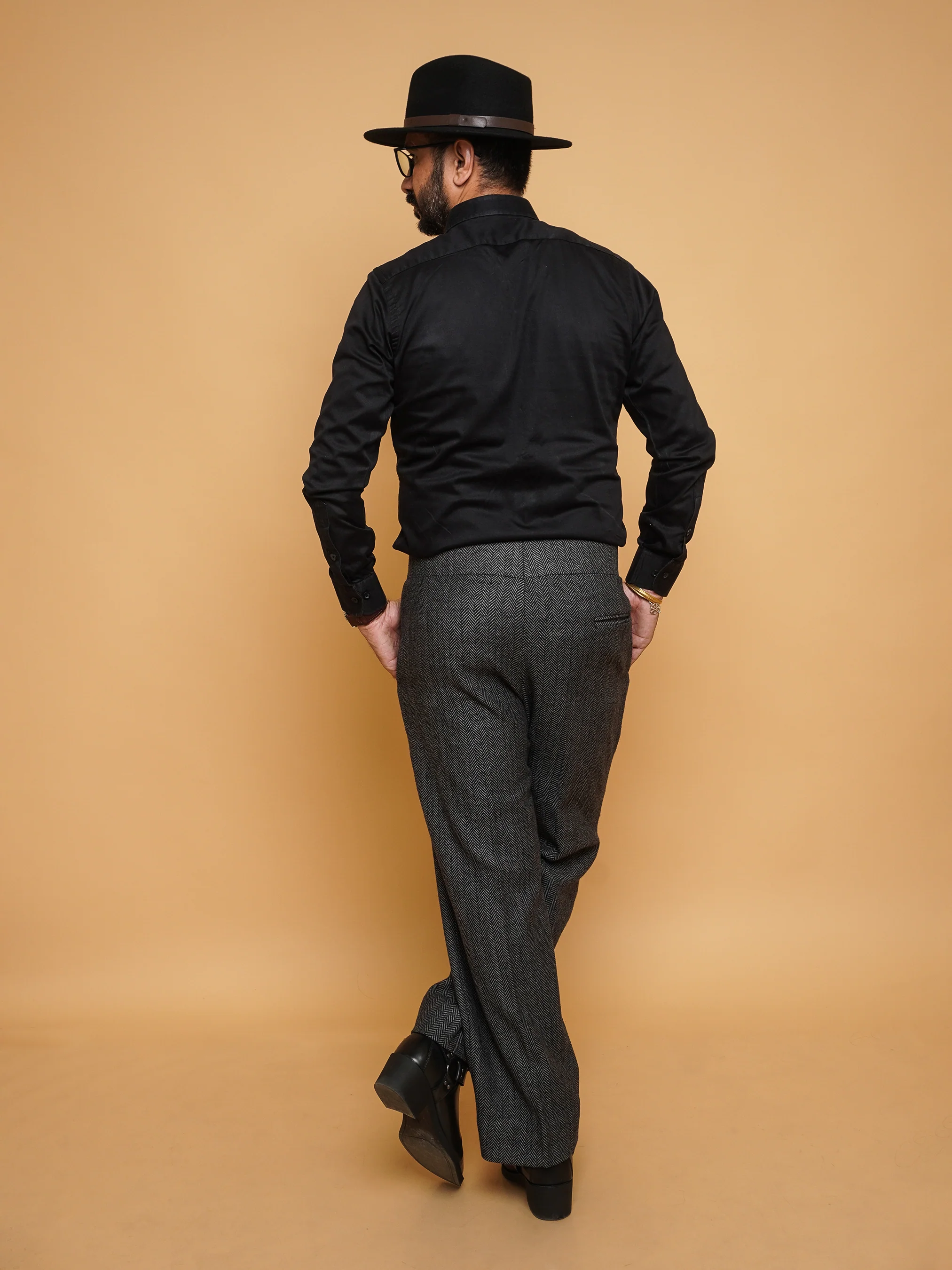 Classic Signature Men Pants - Image 3