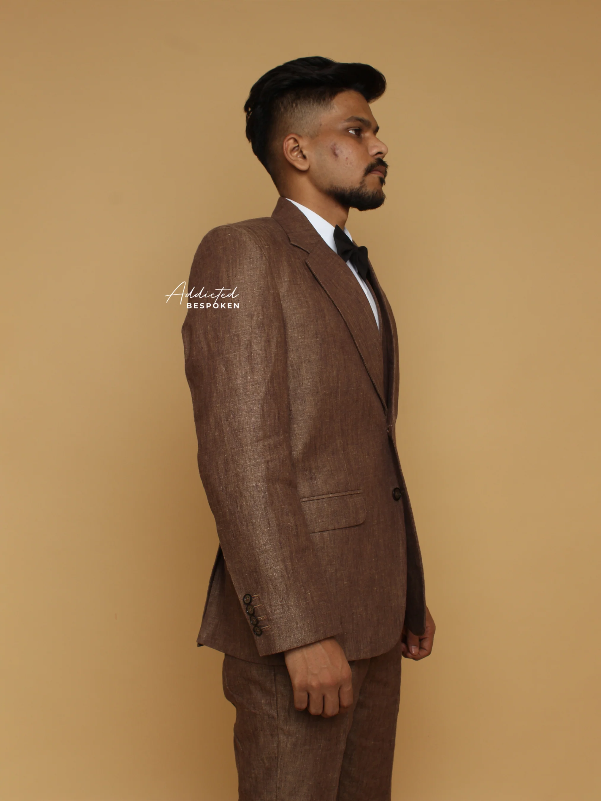 Classic Three-Piece Formal Attire - Image 3