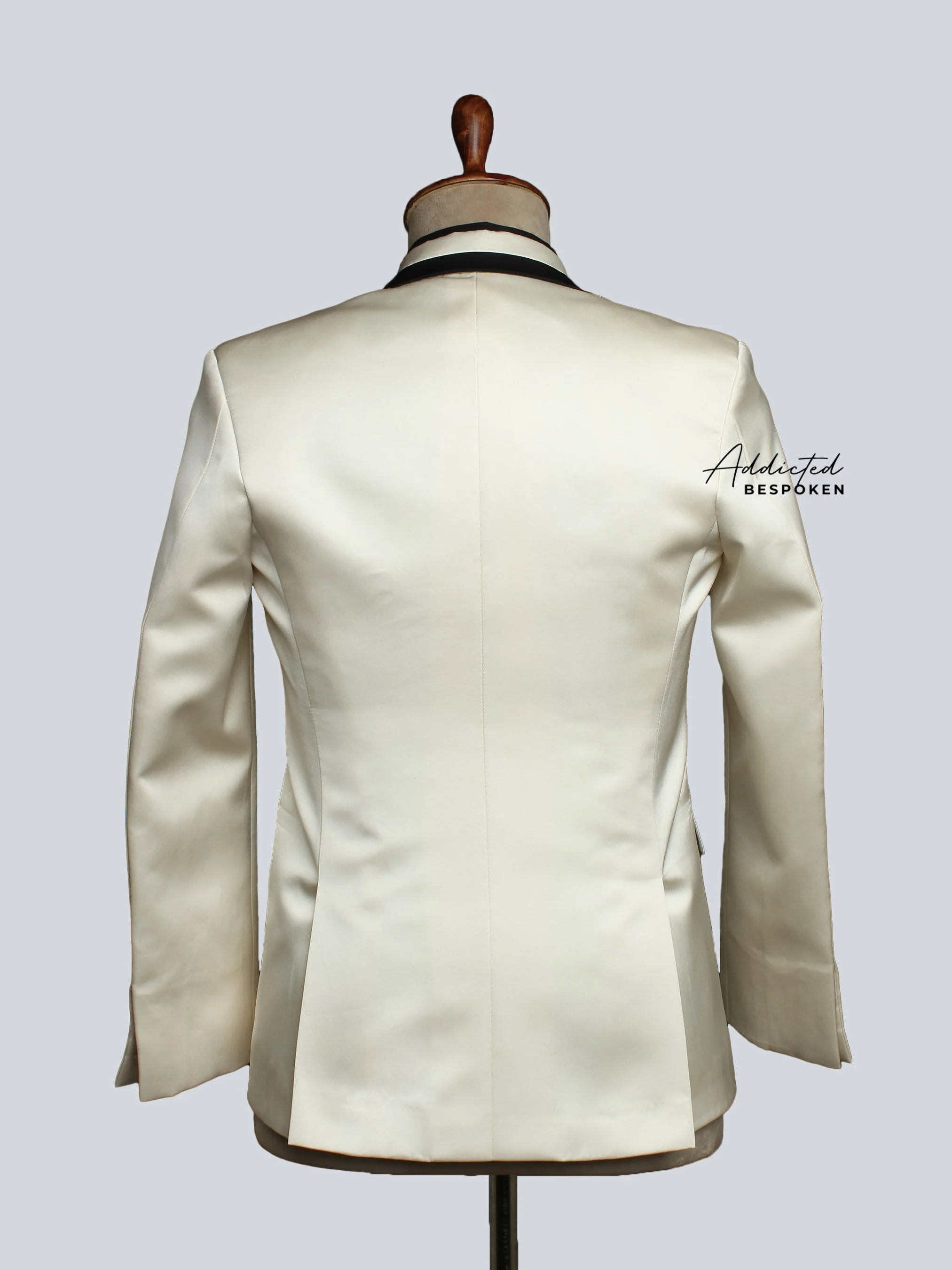 Classic Wedding Tailored Suit - Image 5