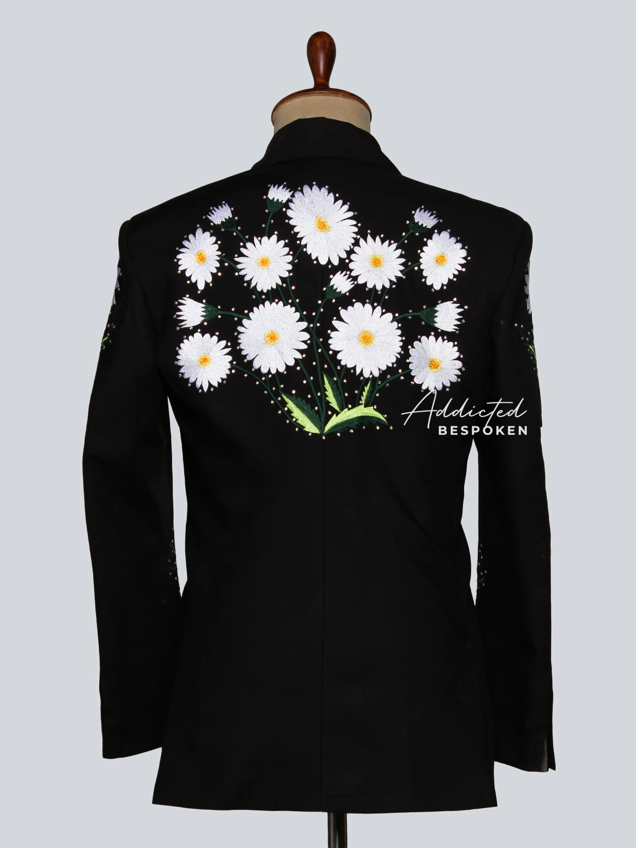 Daisy Embroidered Floral Suit - Image 7