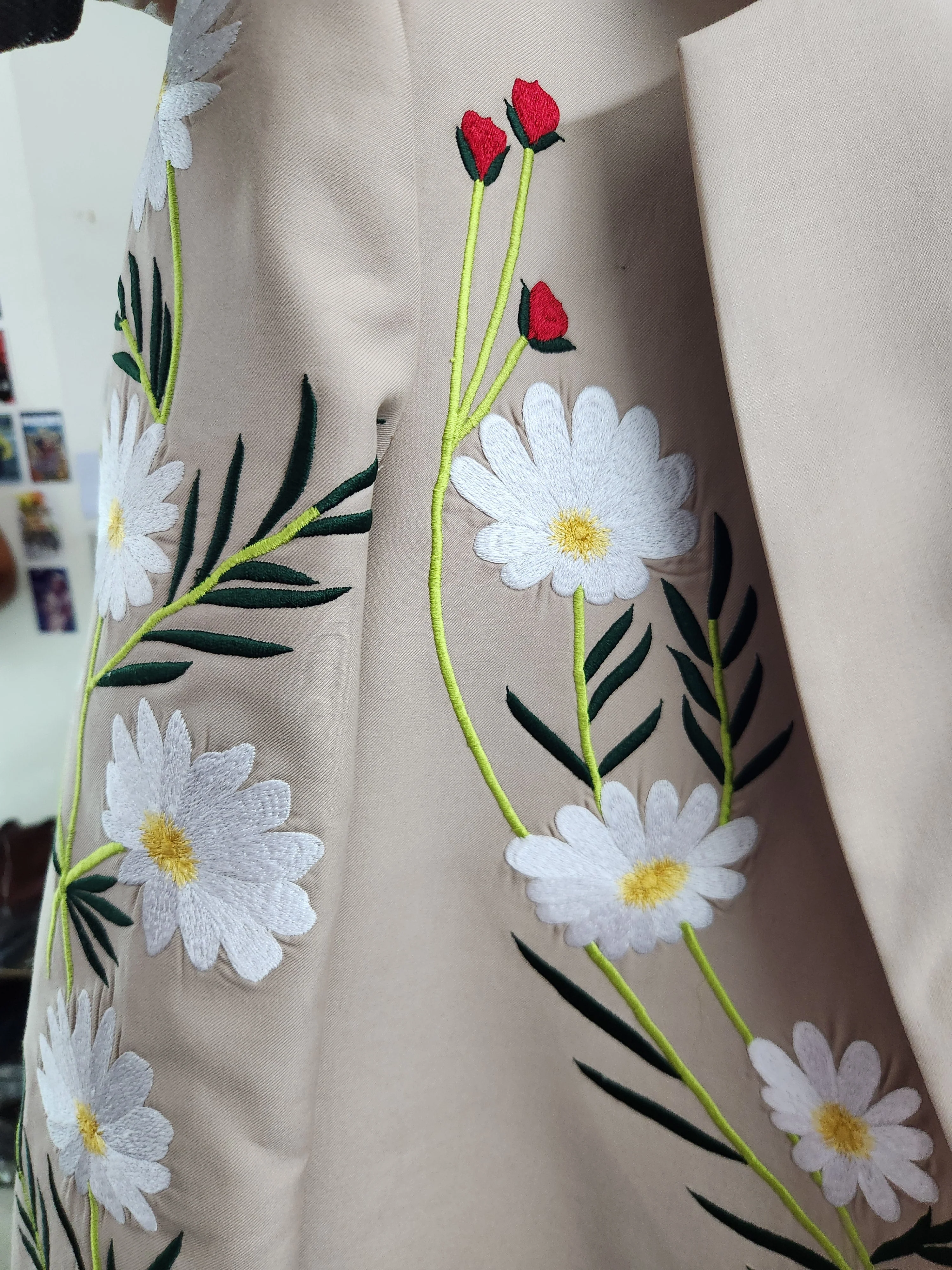 Daisy Floral Classic Suit - Image 6