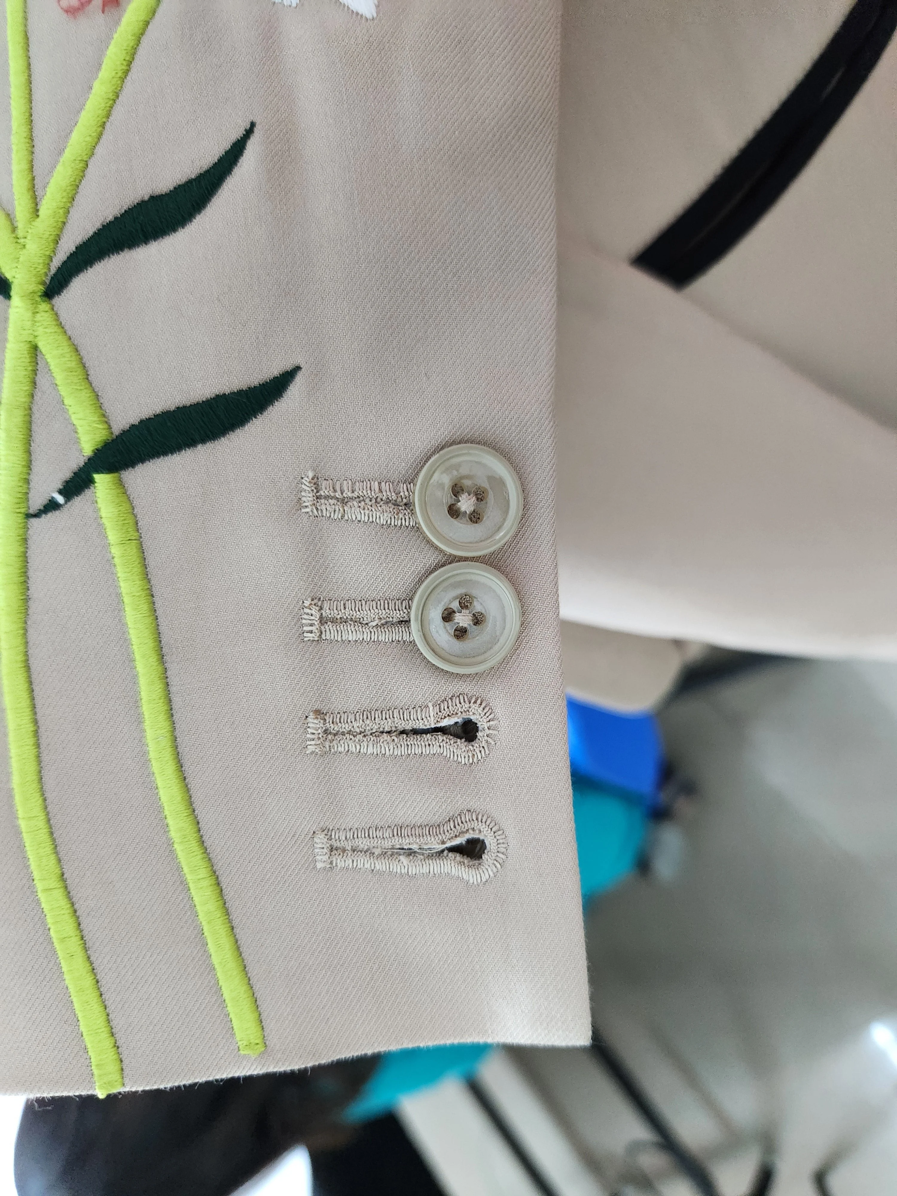 Daisy Floral Classic Suit - Image 7