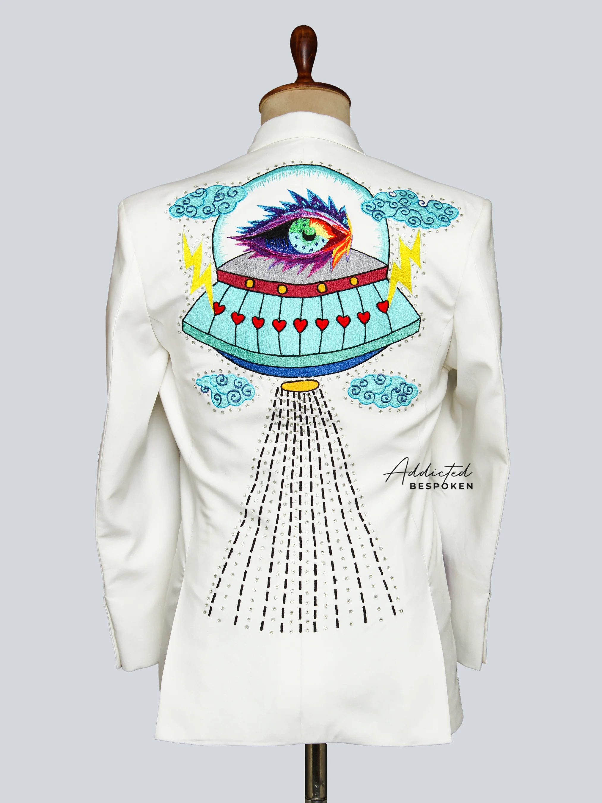 Dragon Embroidered Attire - Image 4