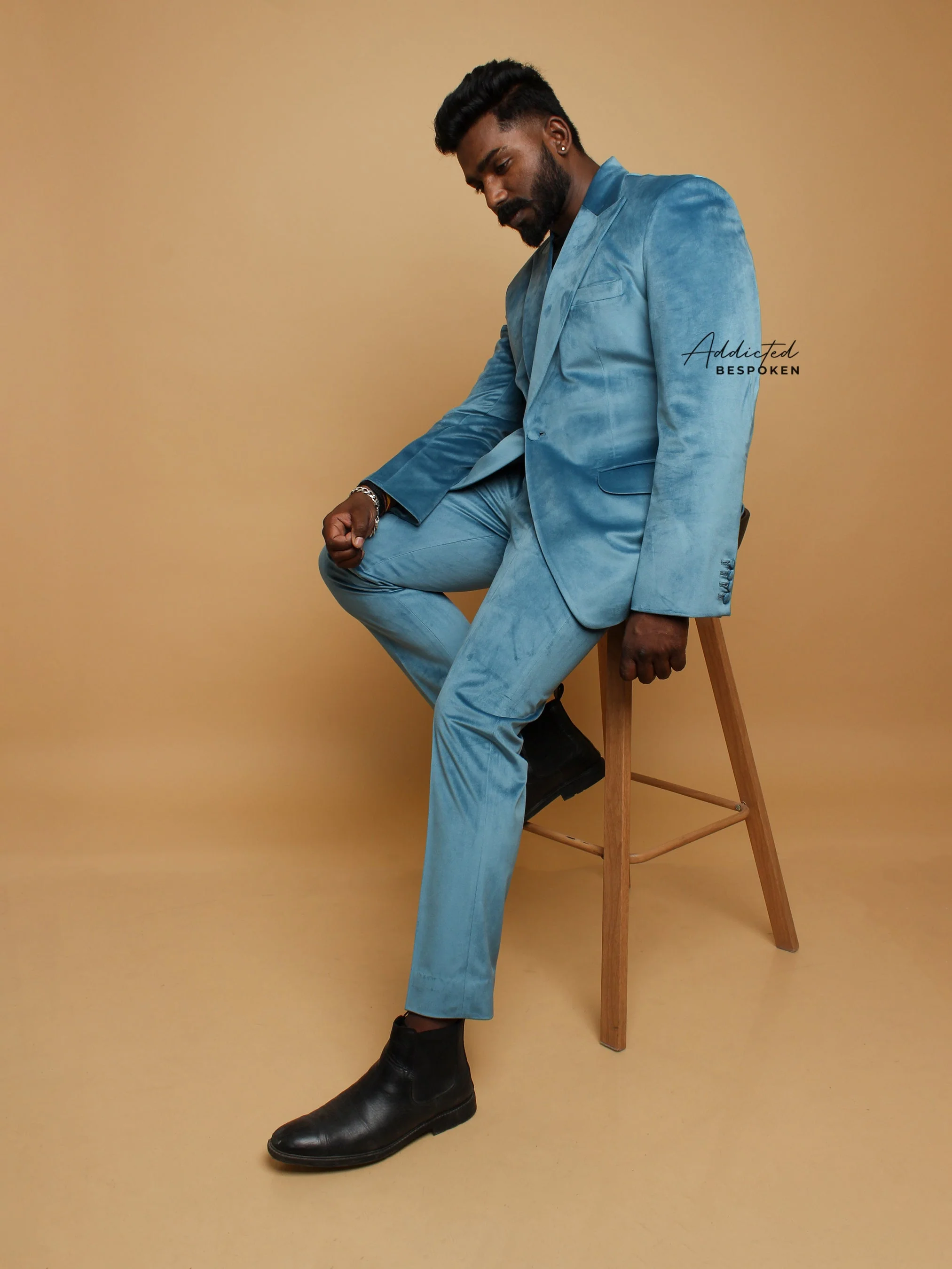 Dynamic Stage Cocktail Attire - Image 4