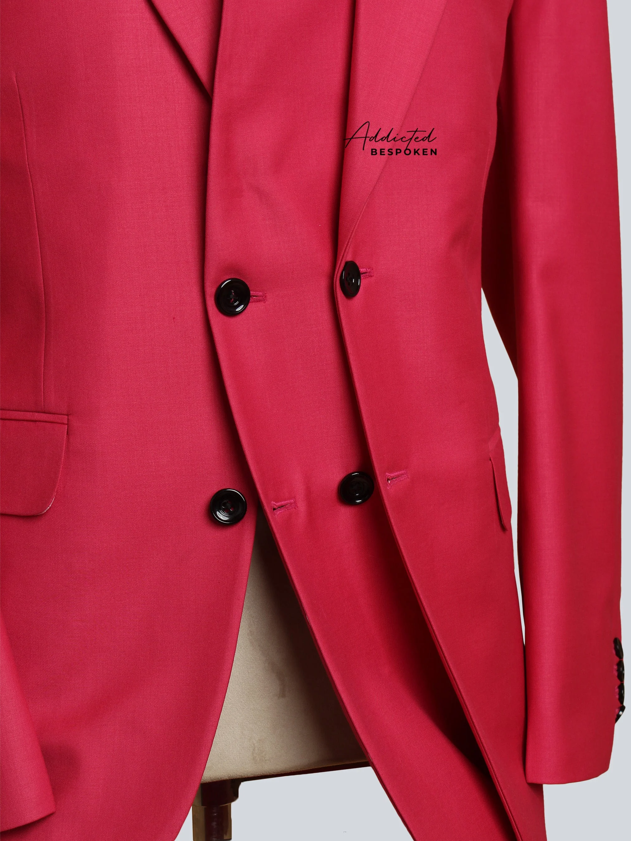 Elegant Double-Breasted Suit - Image 7
