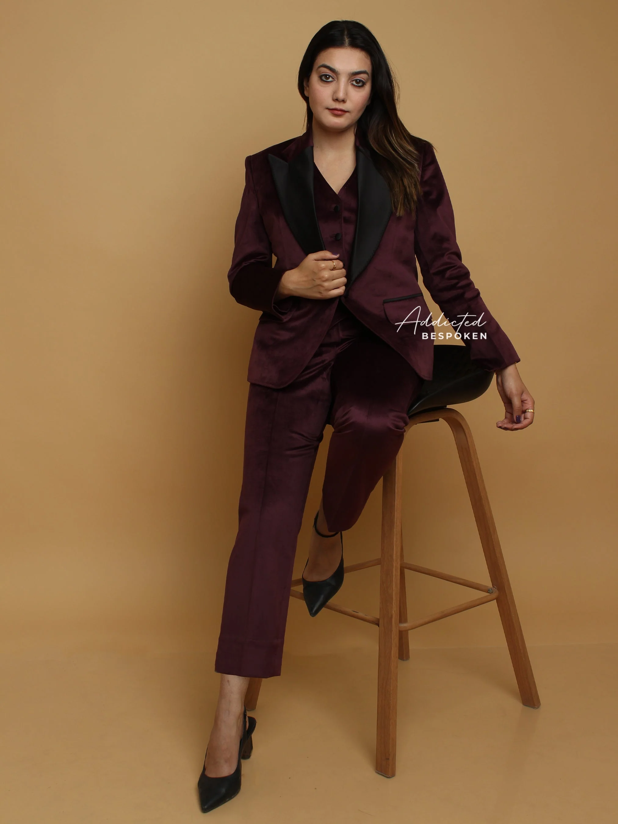 Elegant Evening Prom Attire - Image 3