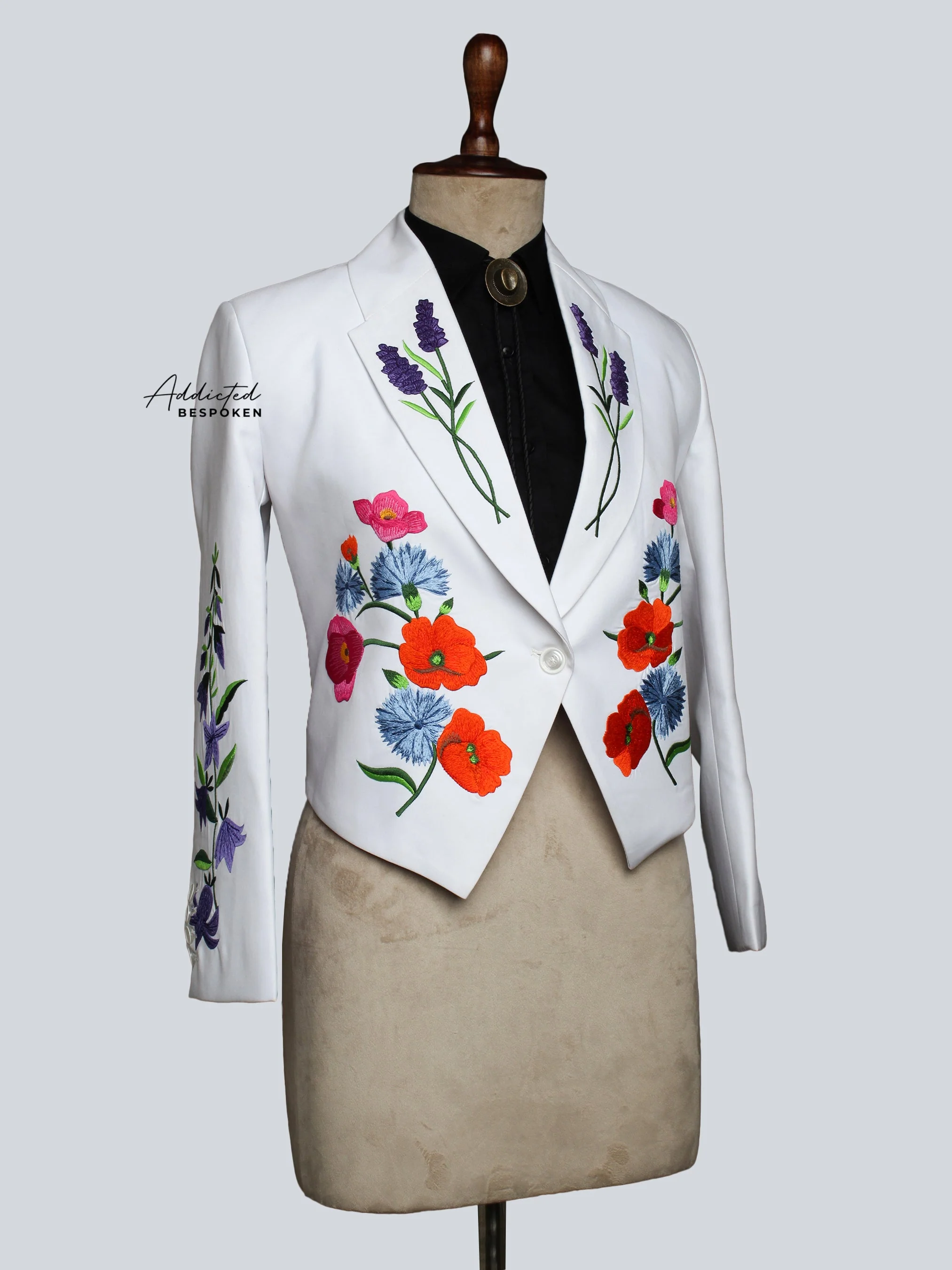 Elegant Floral Accent Blazer - Image 2