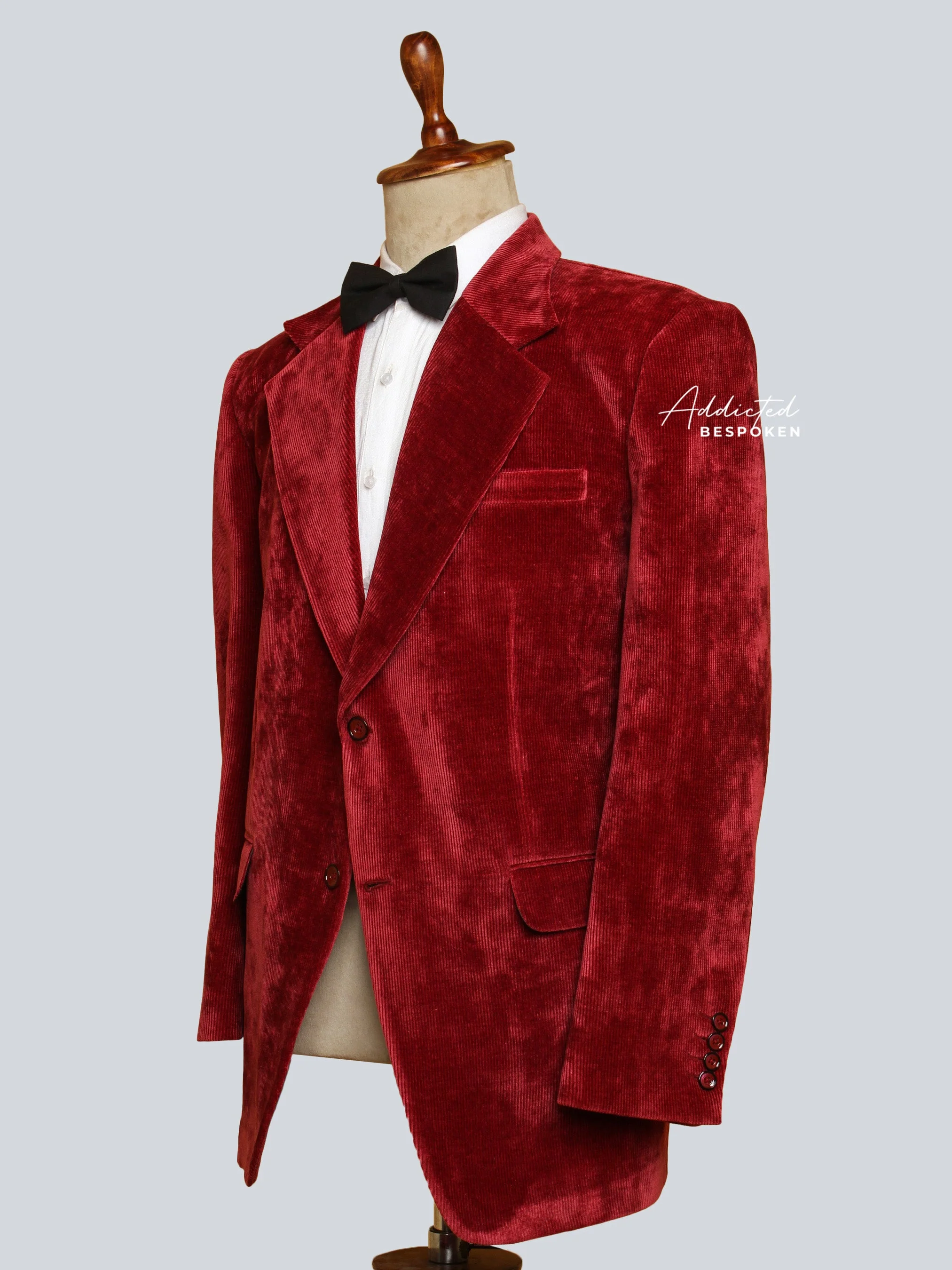 Elegant Single-Breasted Attire - Image 3