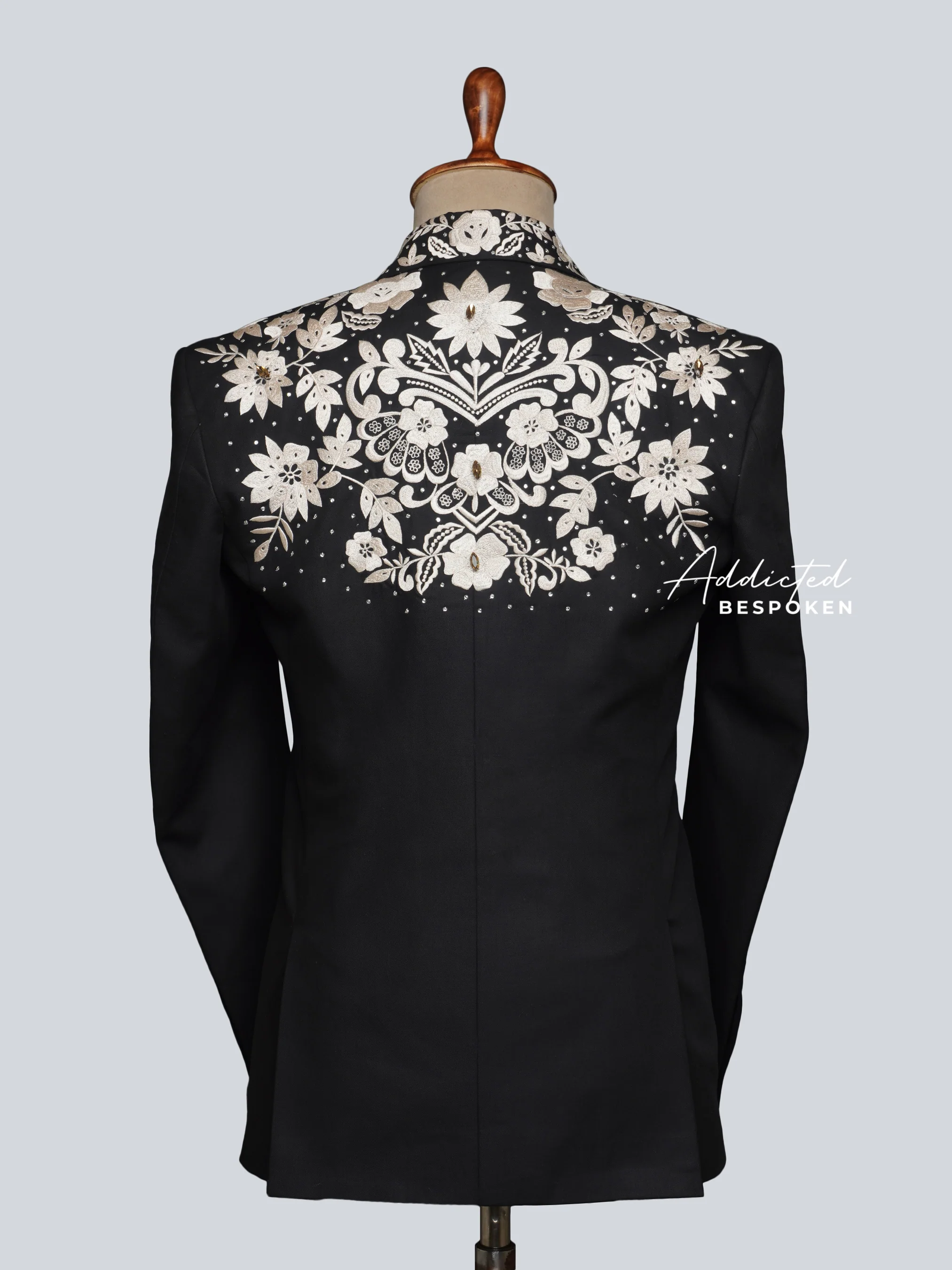 Embroidered Elegance Blazer - Image 2