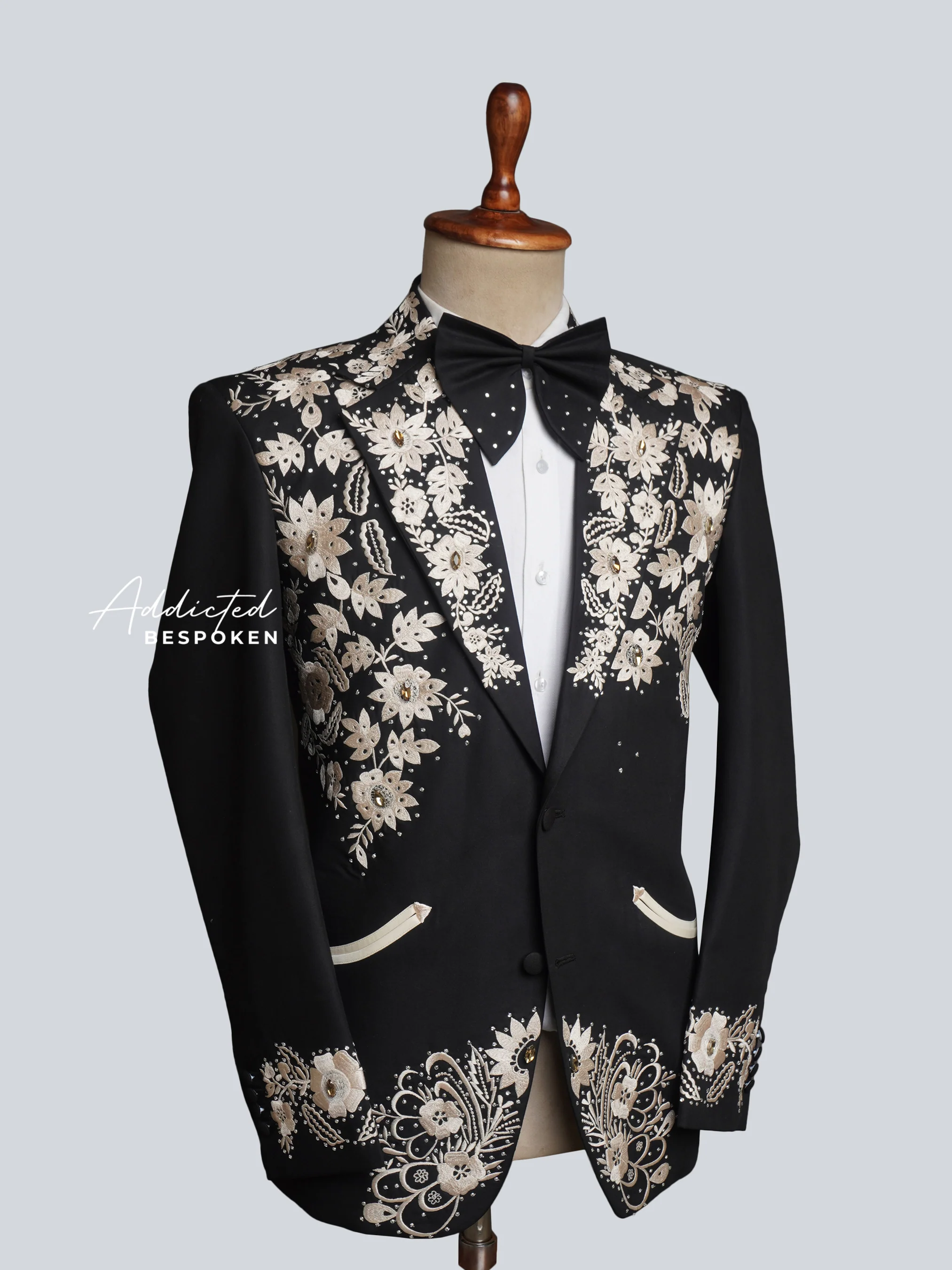 Embroidered Elegance Blazer - Image 4