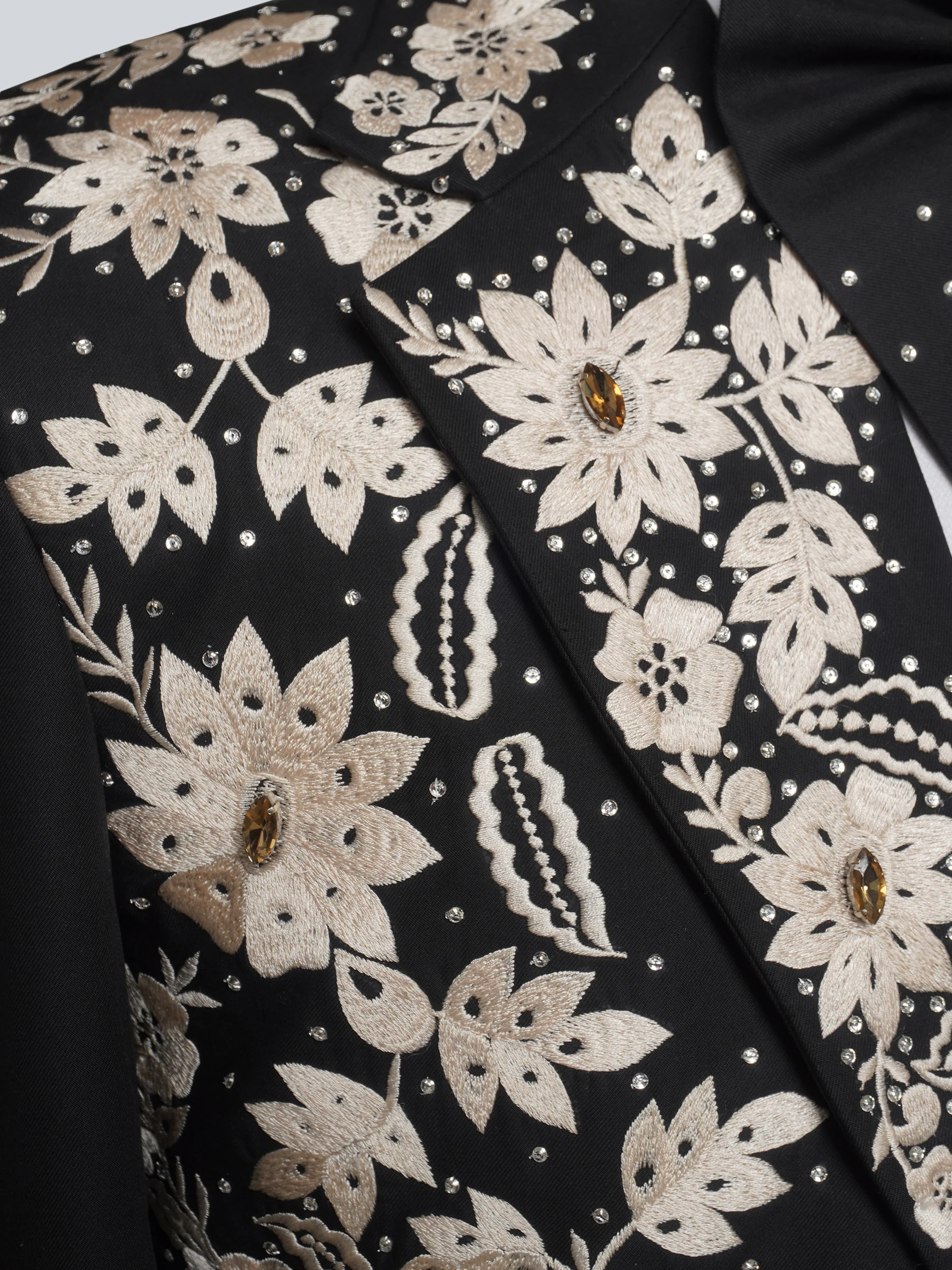 Embroidered Elegance Blazer - Image 6