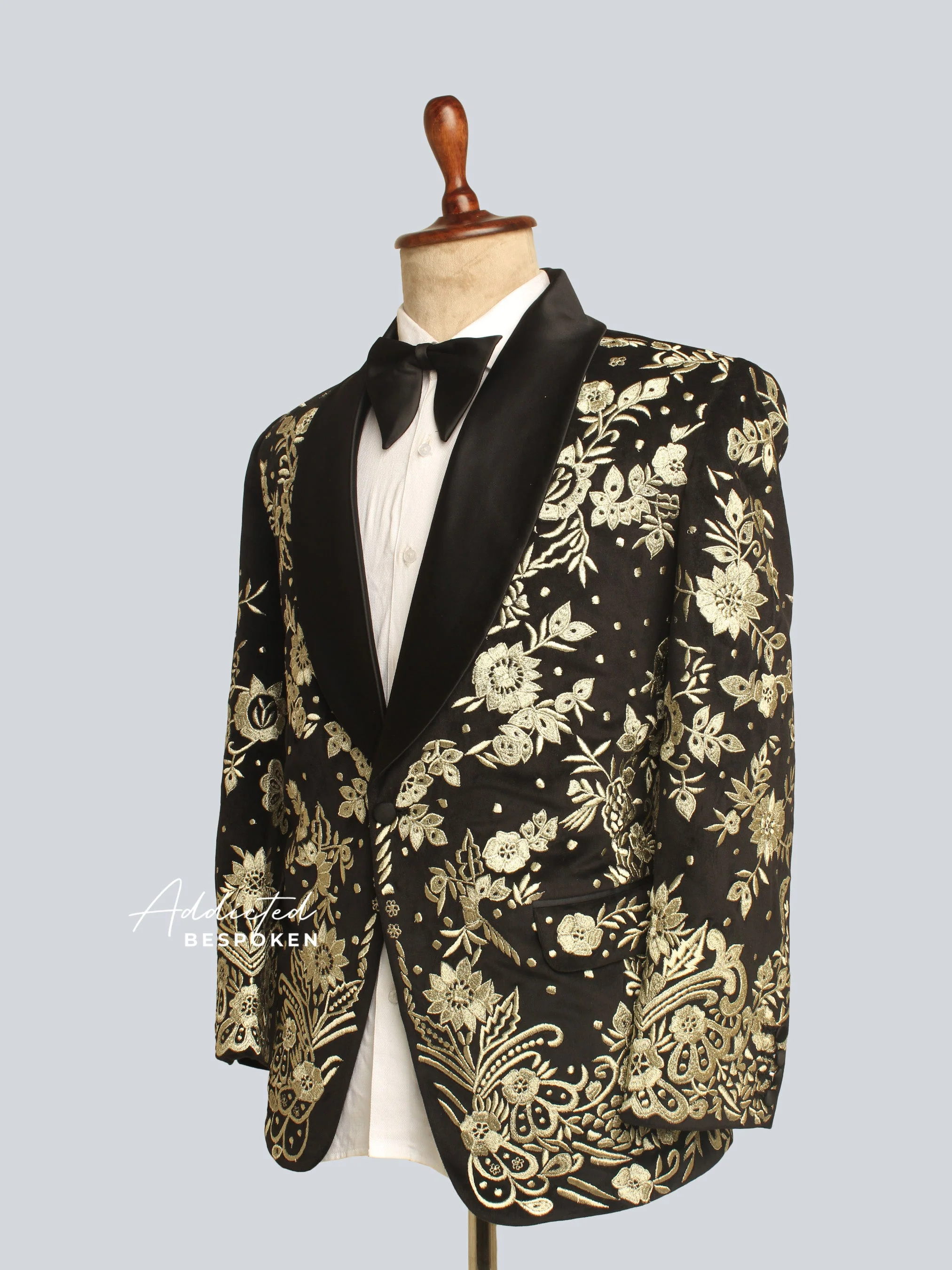 Exquisite Midnight Embellished Blazer - Image 4