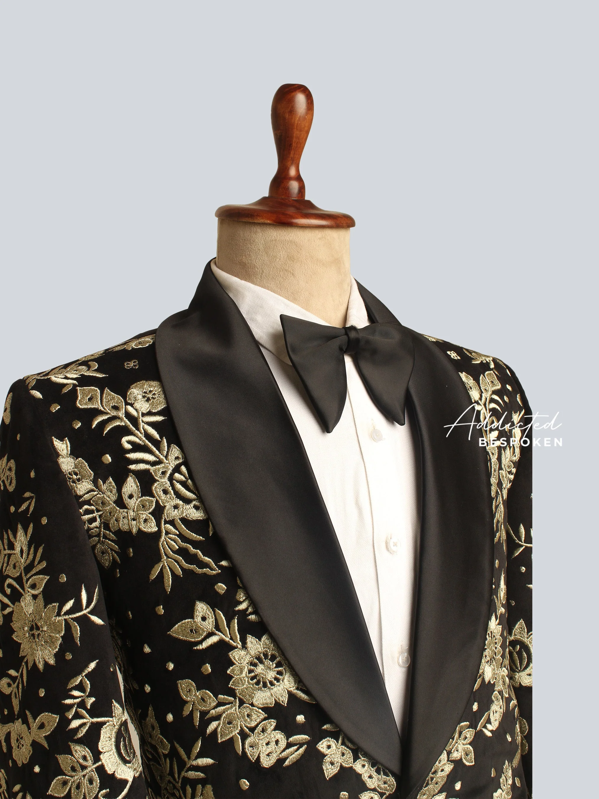 Exquisite Midnight Embellished Blazer - Image 5