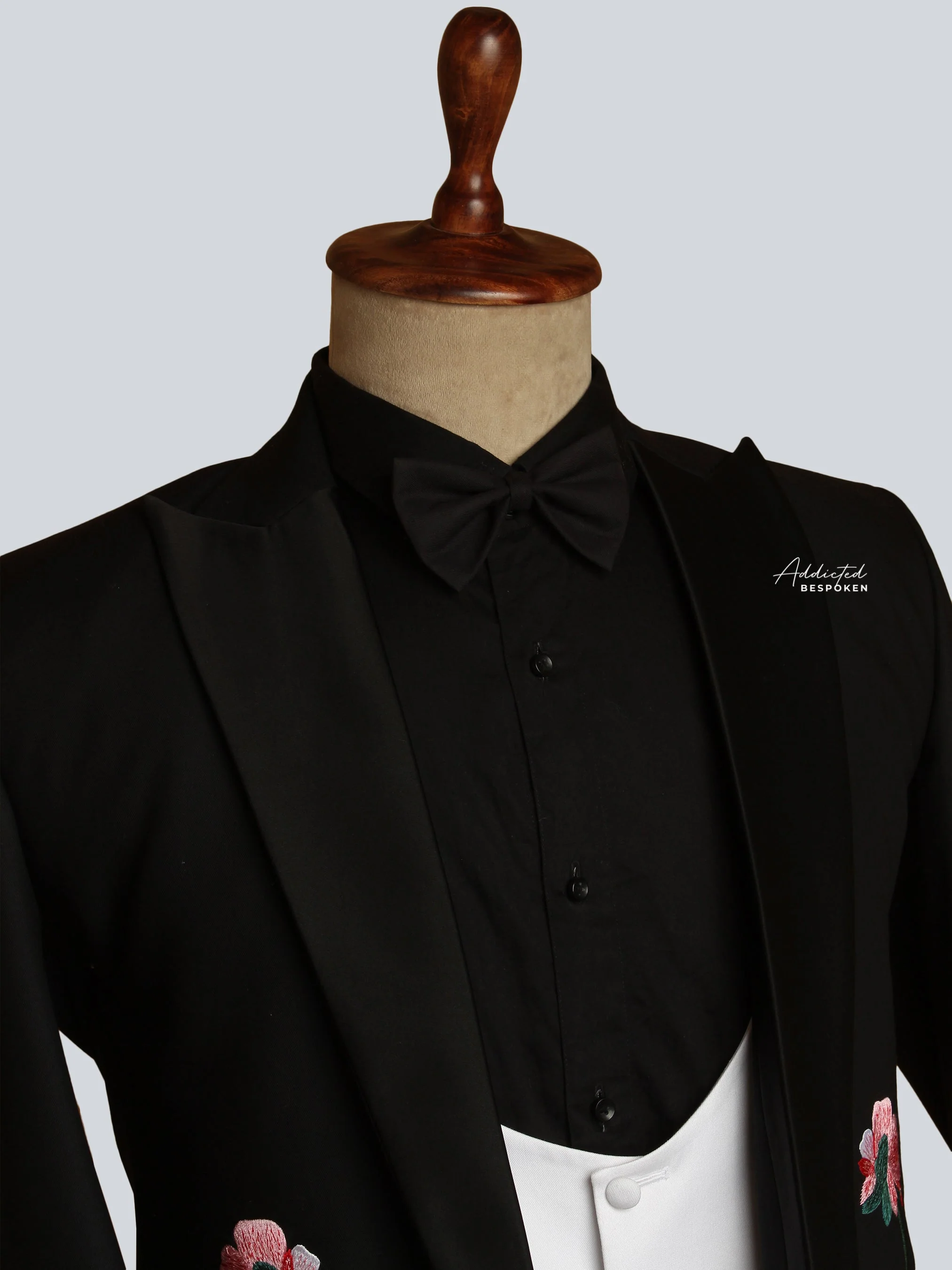 Floral Embroidered Tuxedo Suit - Image 5