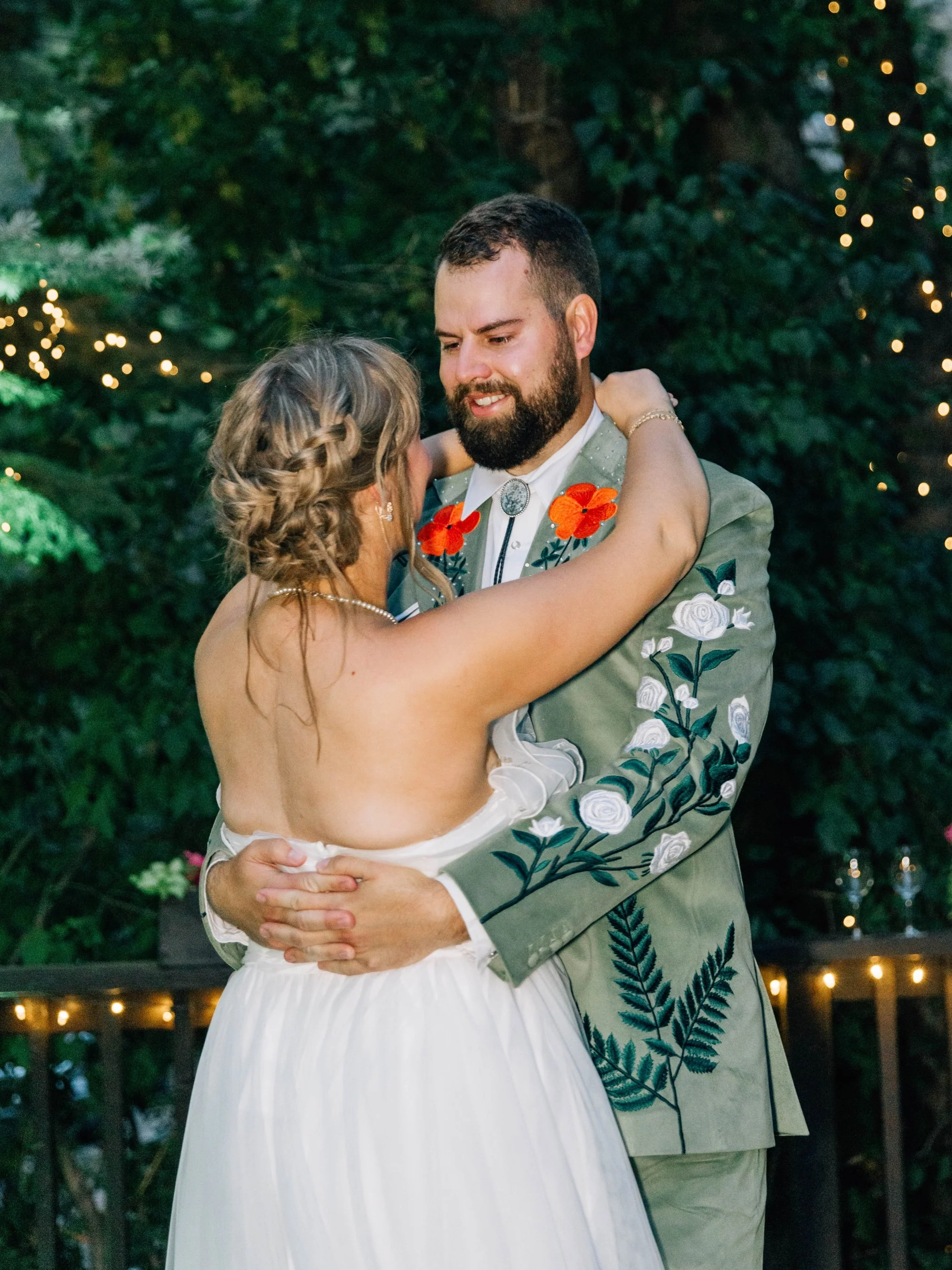 Floret Western Wedding Suit - Image 9
