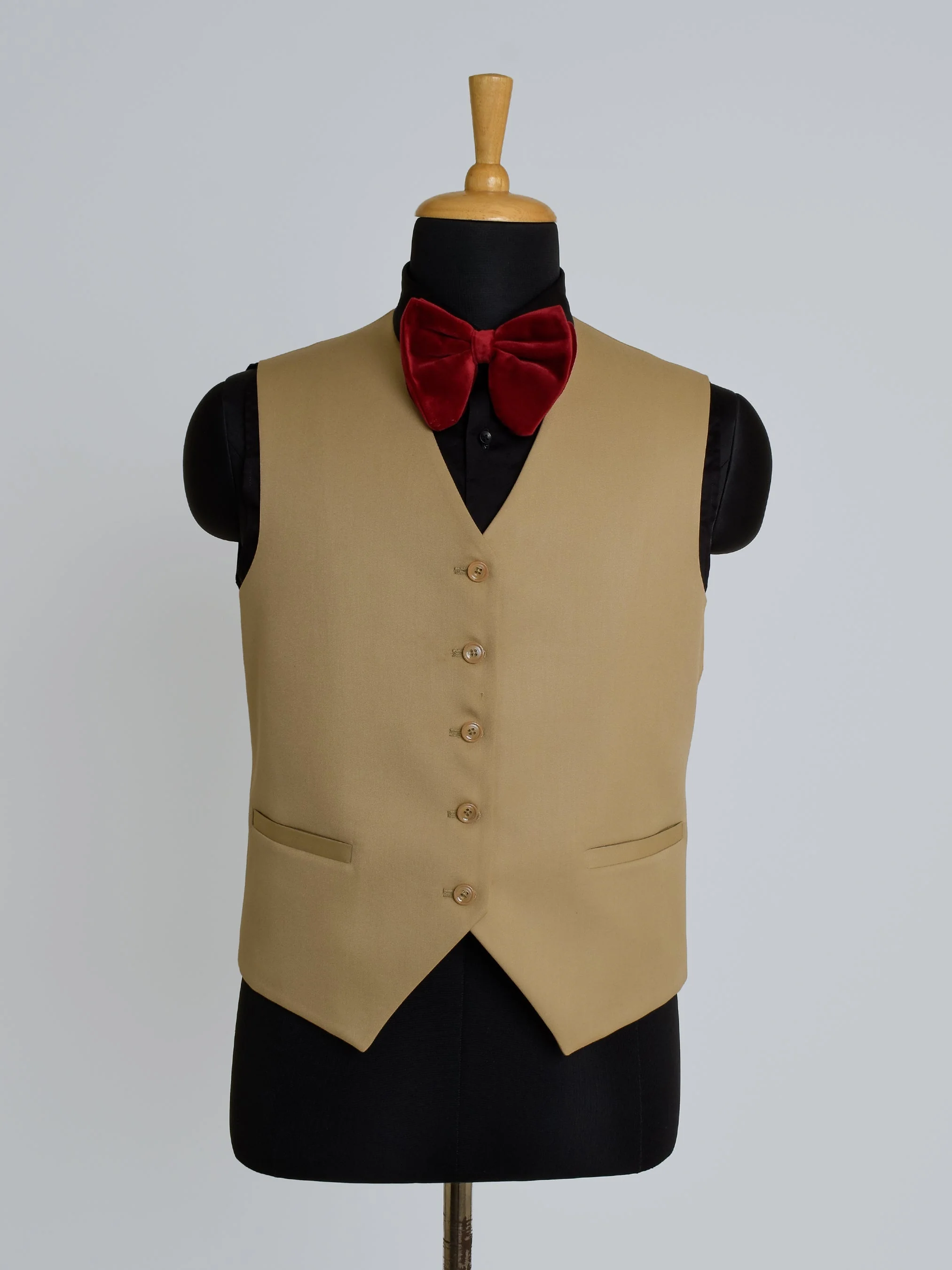 Formal Beige Attire - Image 5