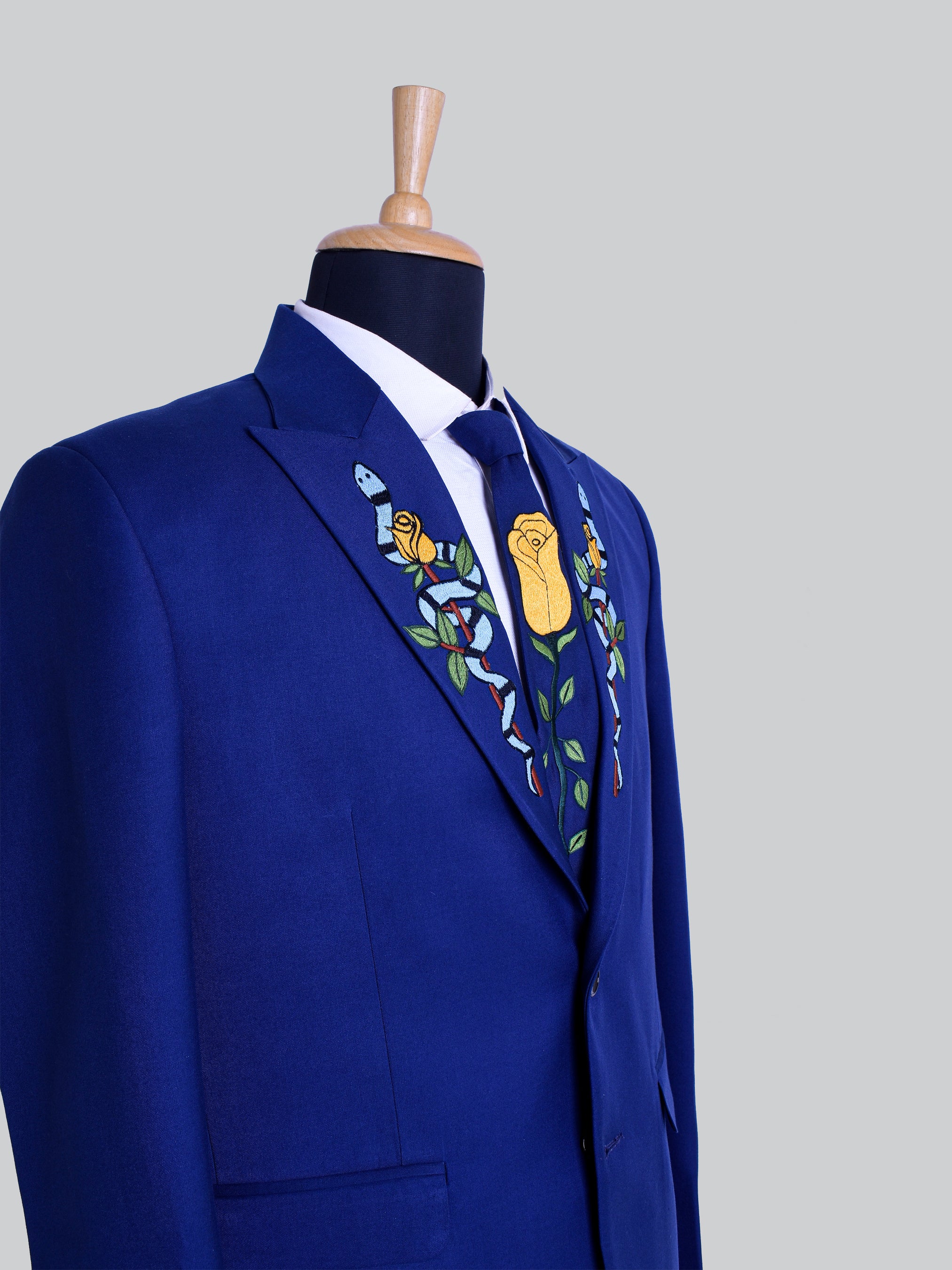 Golden Rose Serpent Apparel - Image 5