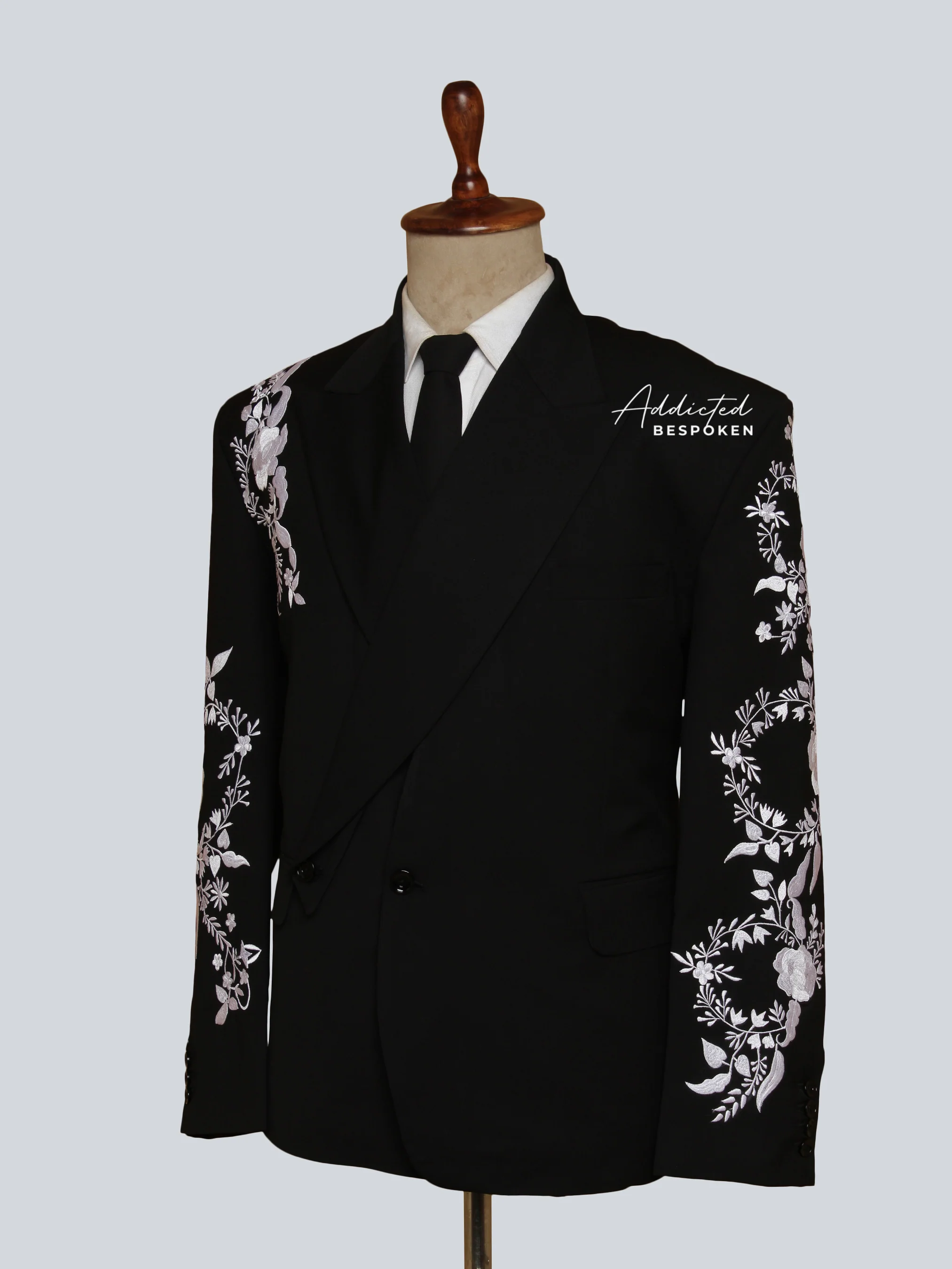 Groom's Party Suit - Image 4