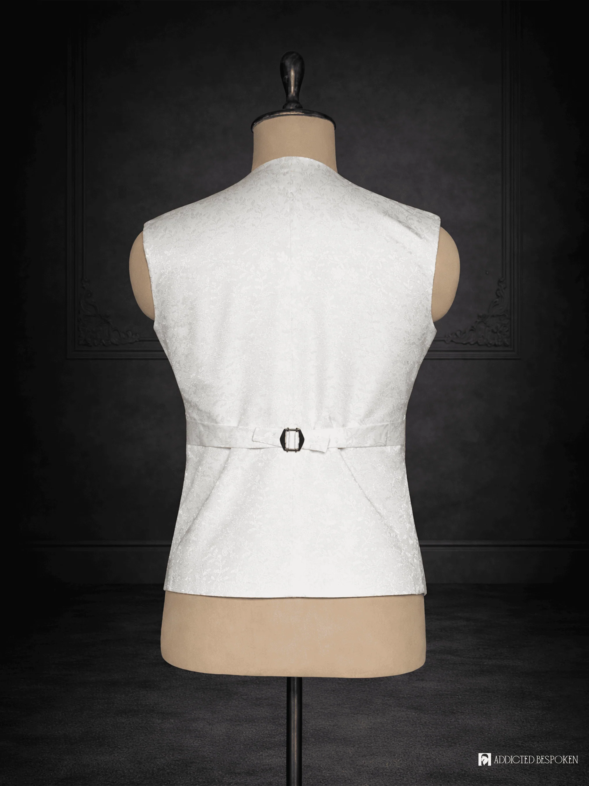 Ivory Baroque Historical Costume - Image 7