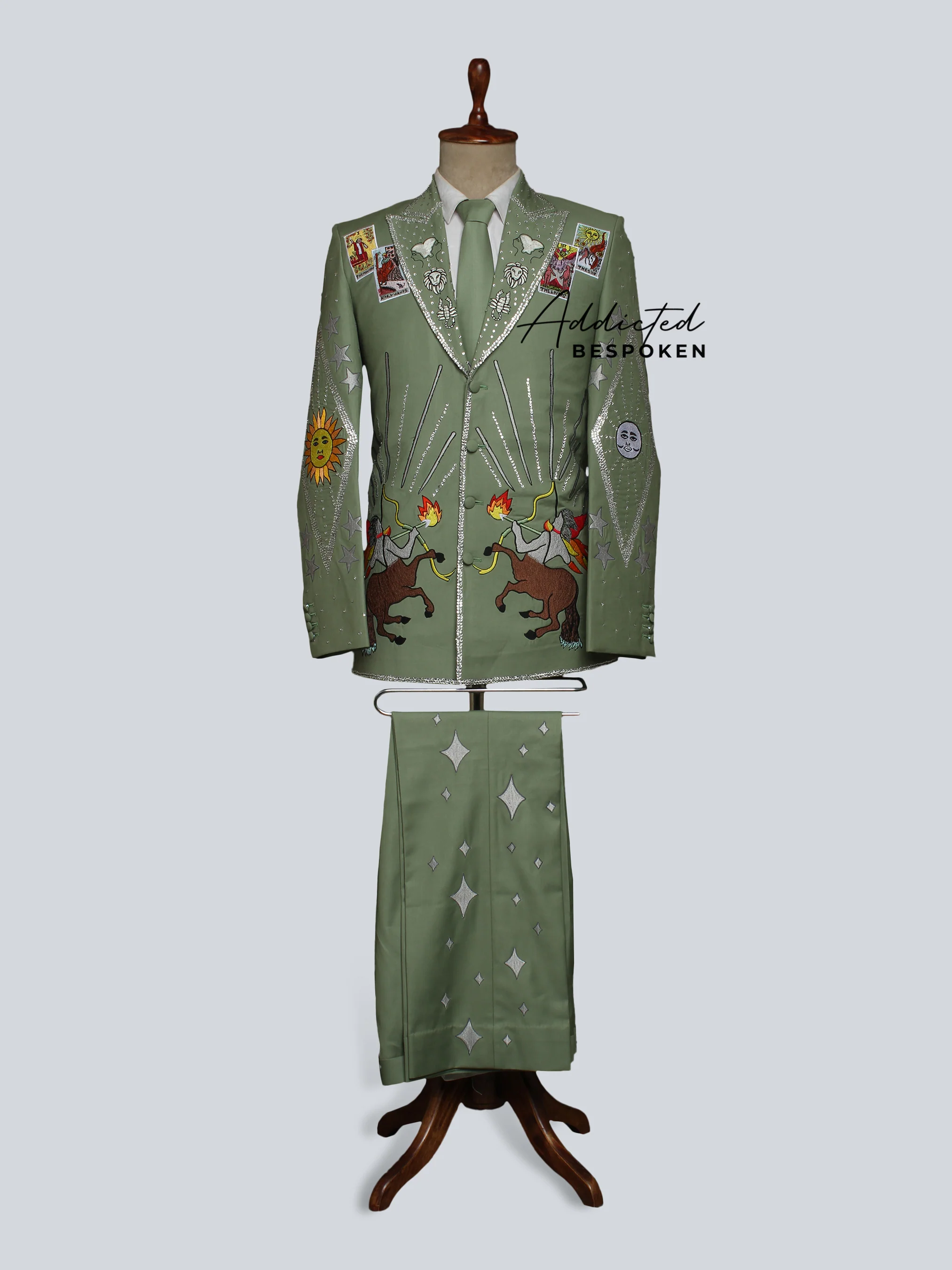 King Card Detailed Suit - Image 2