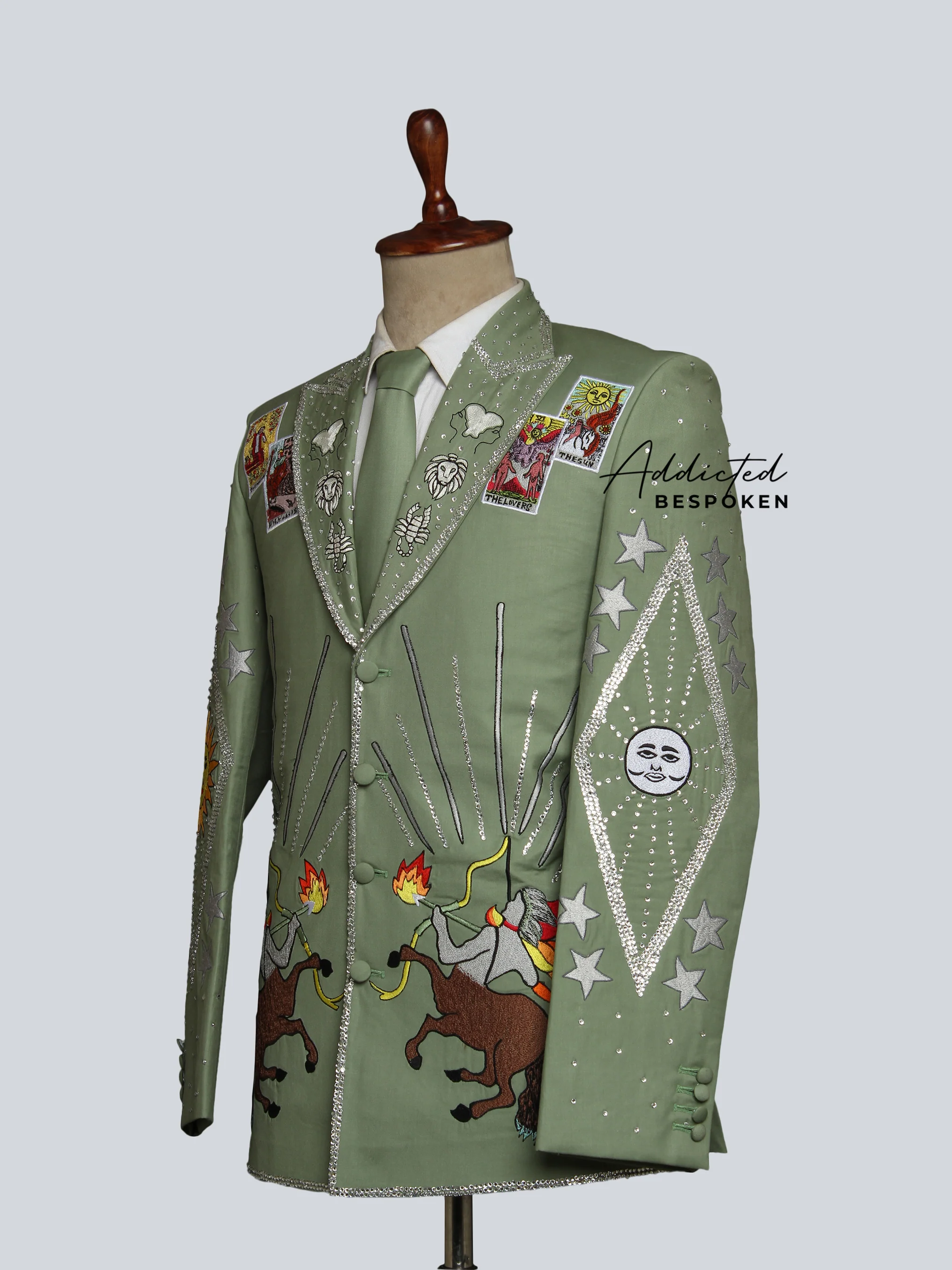 King Card Detailed Suit - Image 4