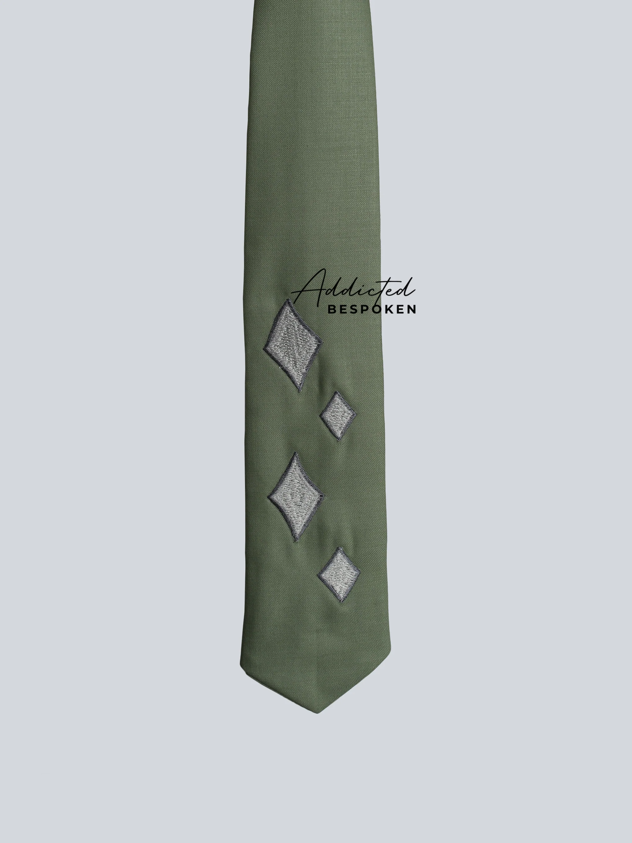 King Card Detailed Suit - Image 9