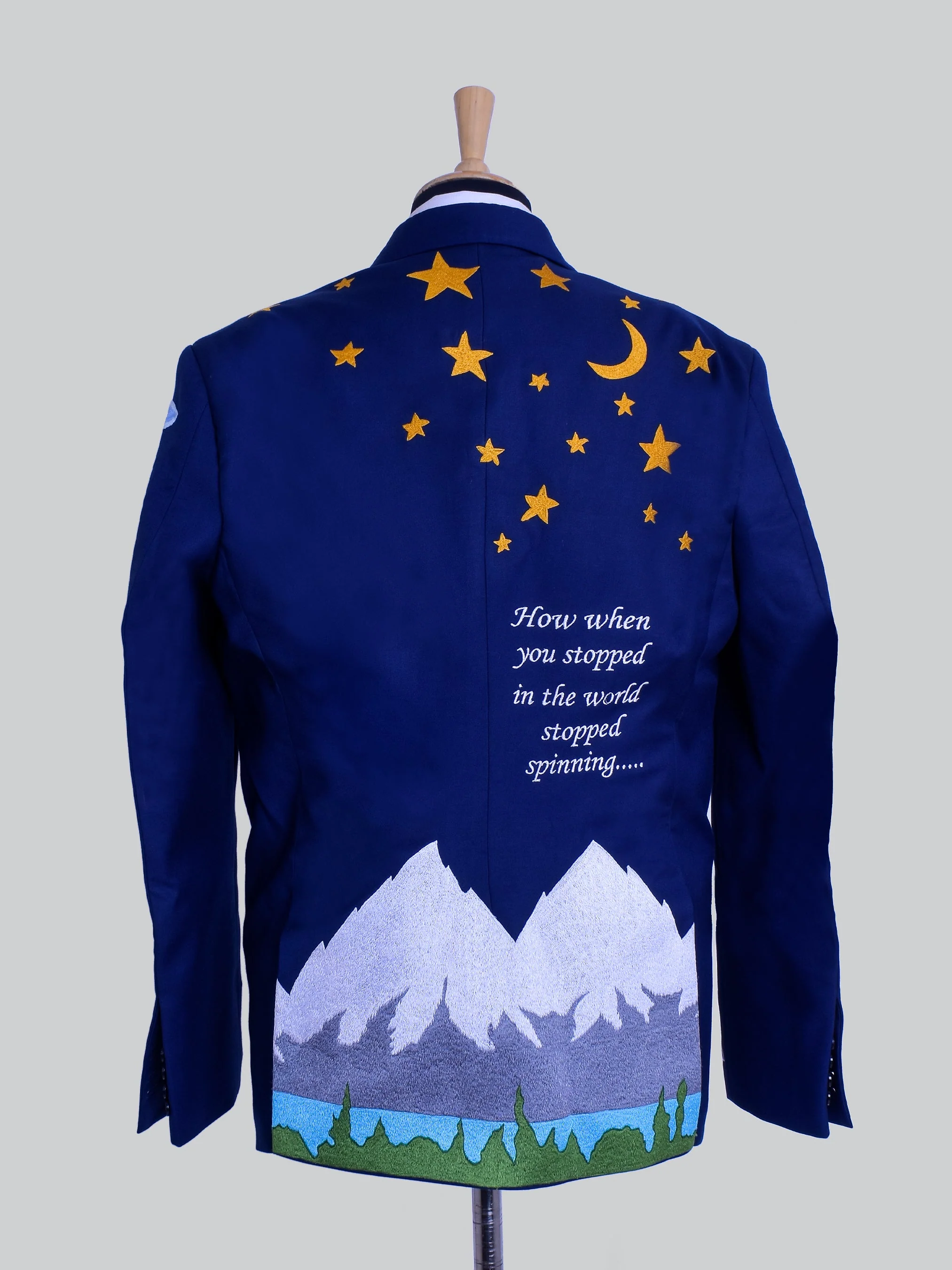 Marine Life Floral Attire - Image 8