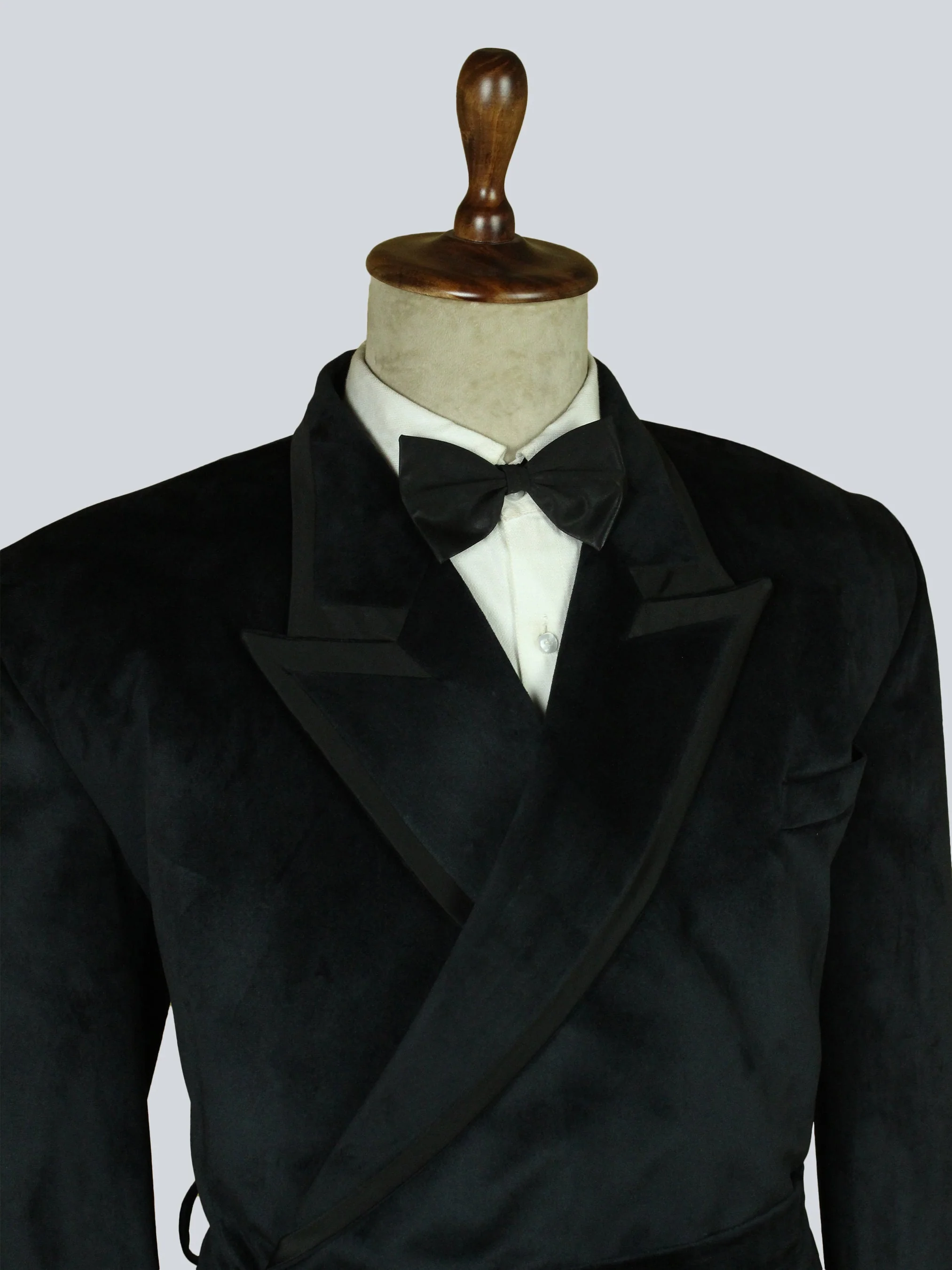 Midnight Regal Peak Lapel Suit - Image 4