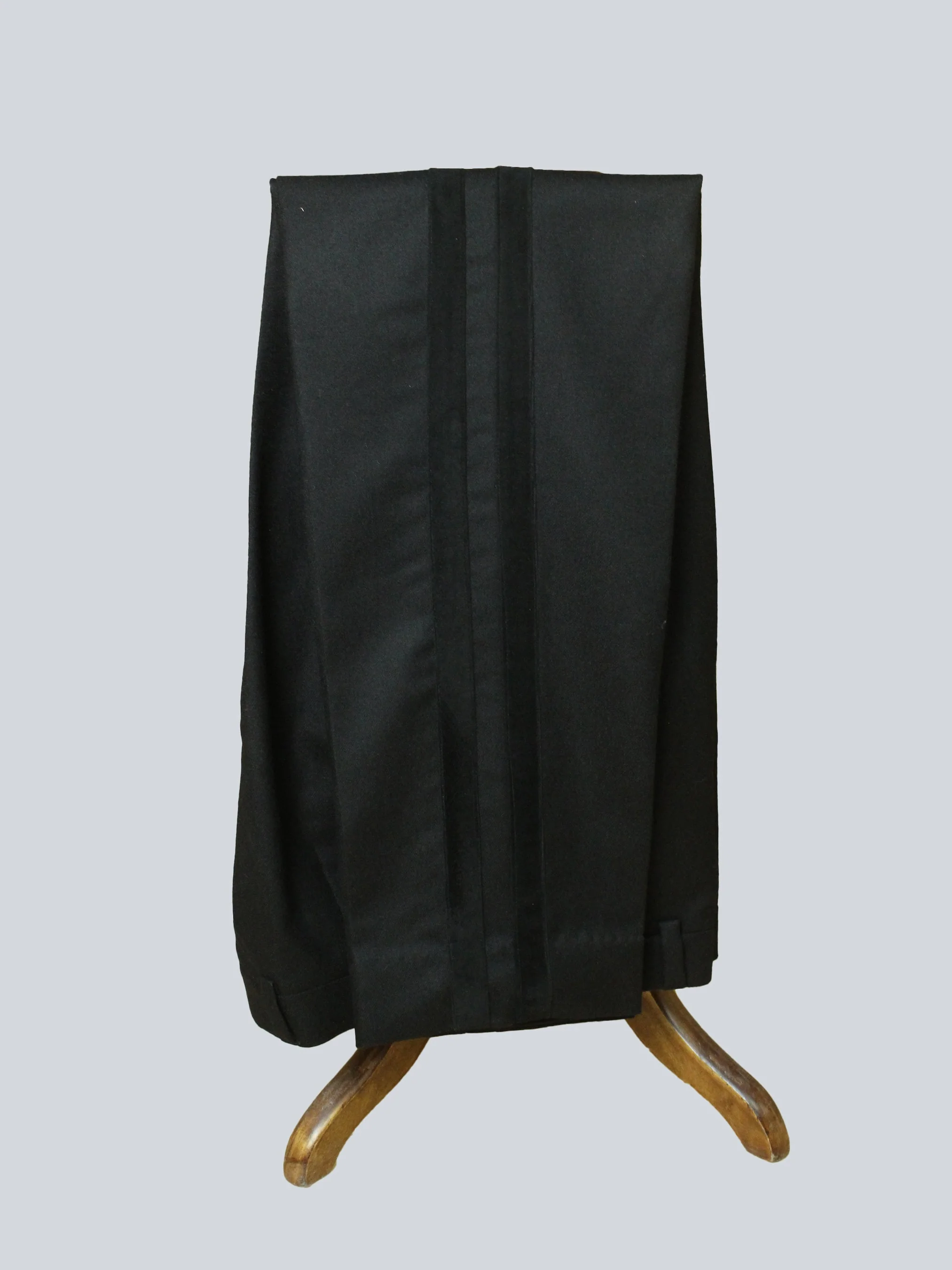 Midnight Regal Peak Lapel Suit - Image 7