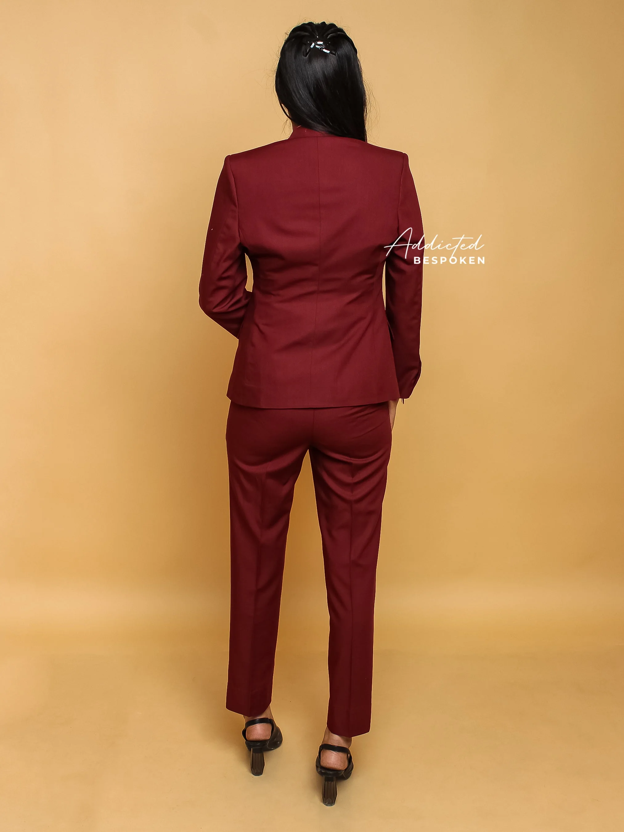 Minimalist Power Attire - Image 5