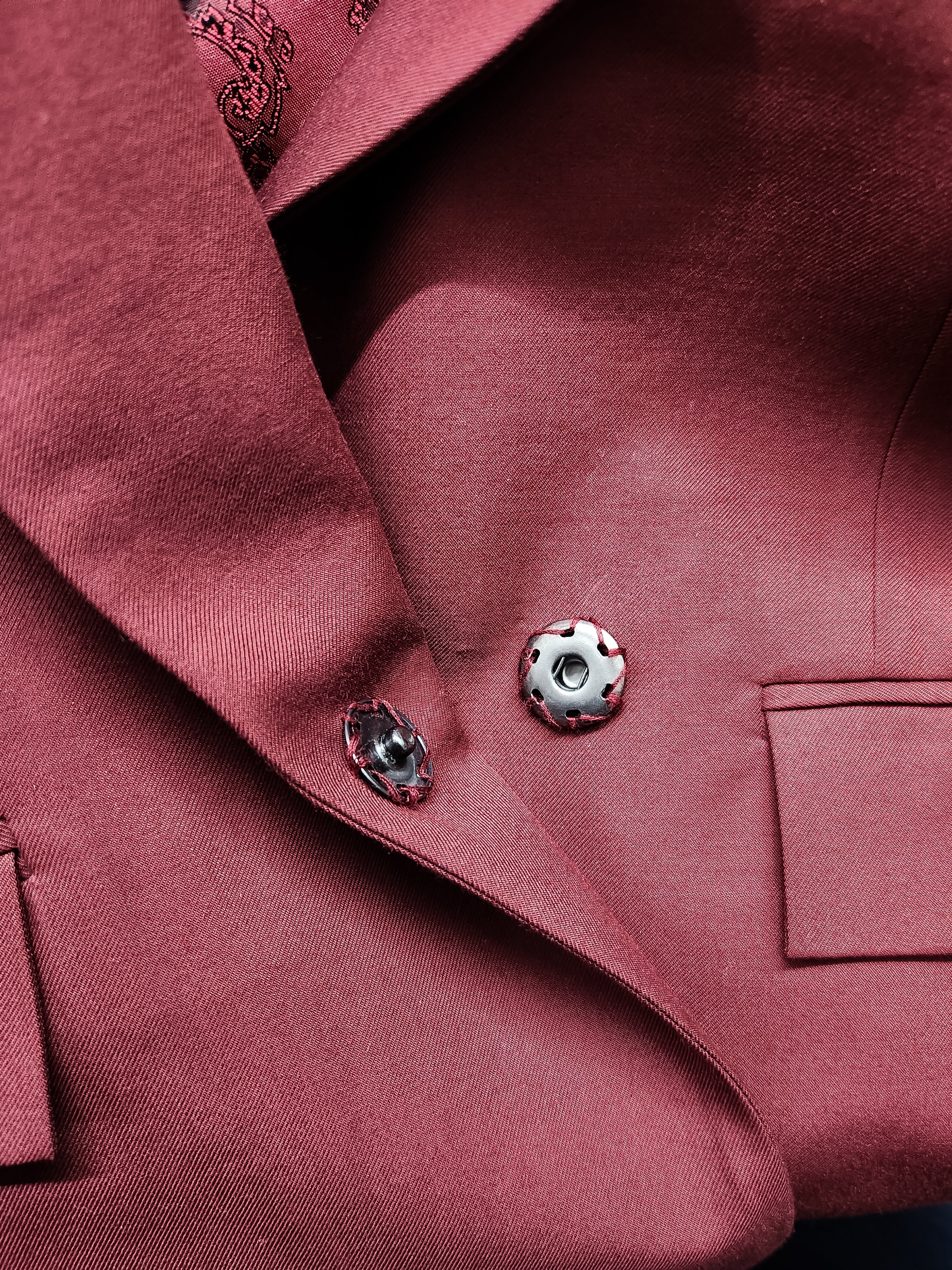 Minimalist Power Attire - Image 6