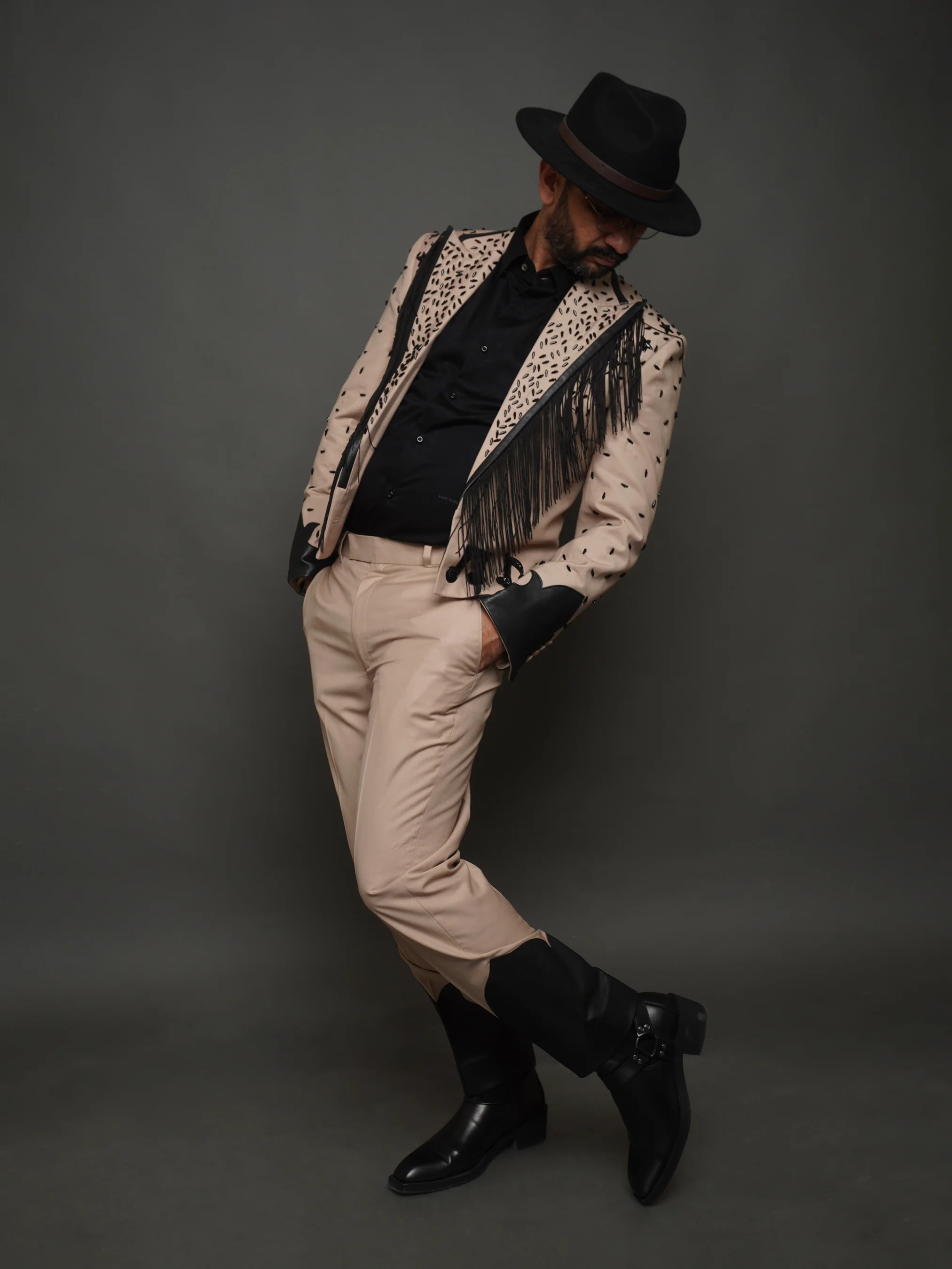 Modern Western Ensemble (CLS) - Image 6