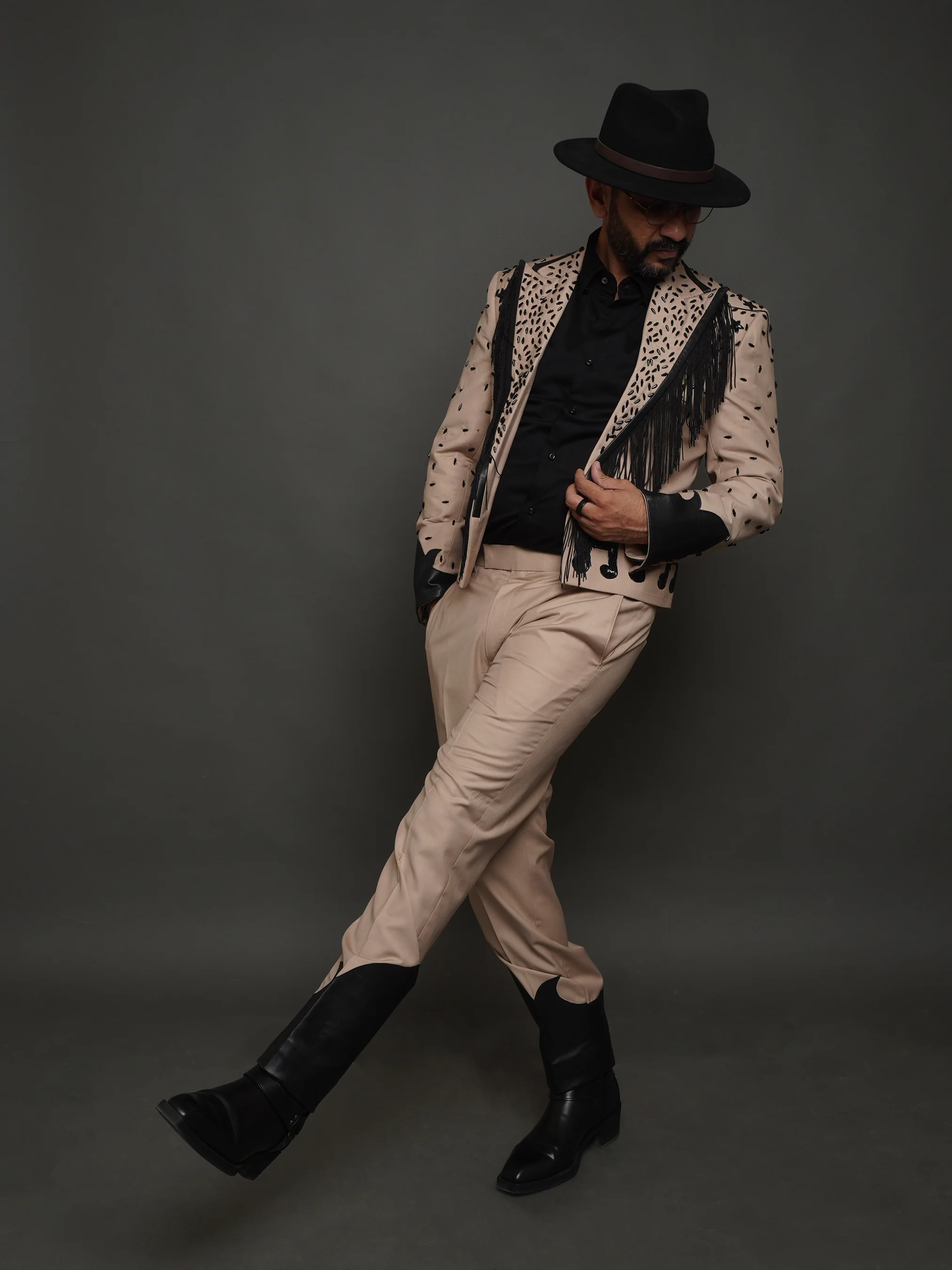 Modern Western Ensemble (CLS) - Image 7