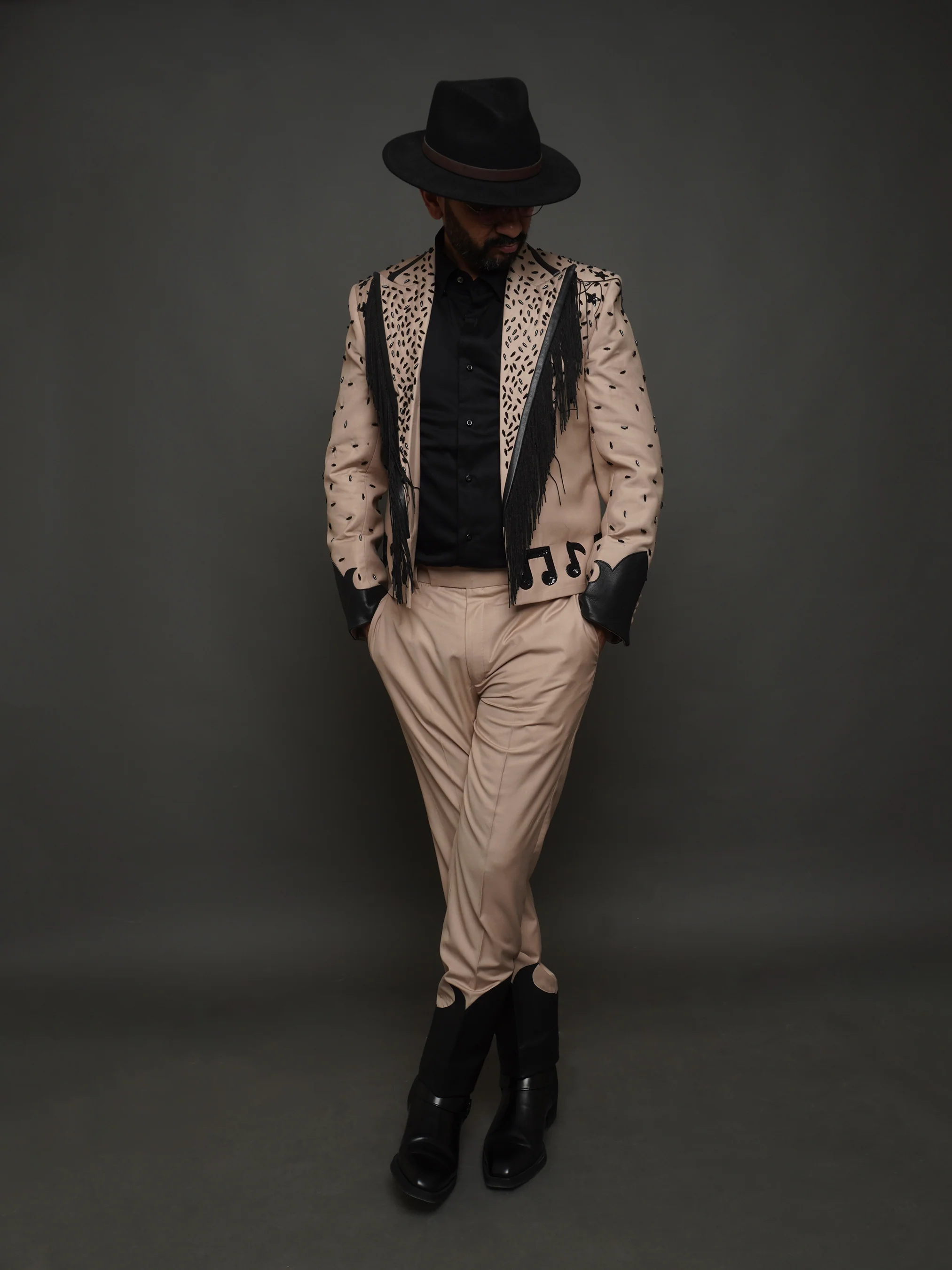 Modern Western Ensemble (CLS) - Image 8