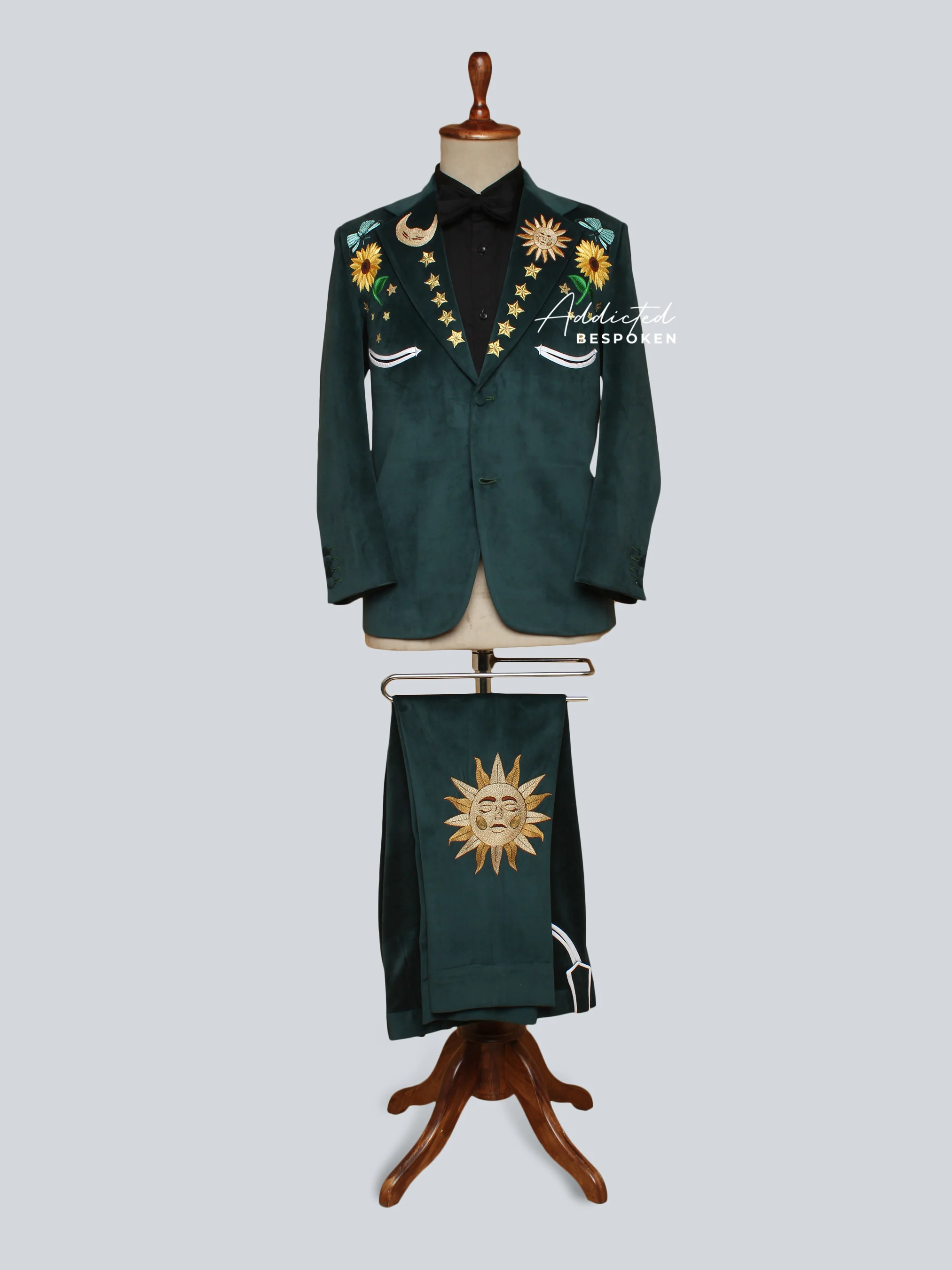 Nature-Adorned Embroidered Suit - Image 2