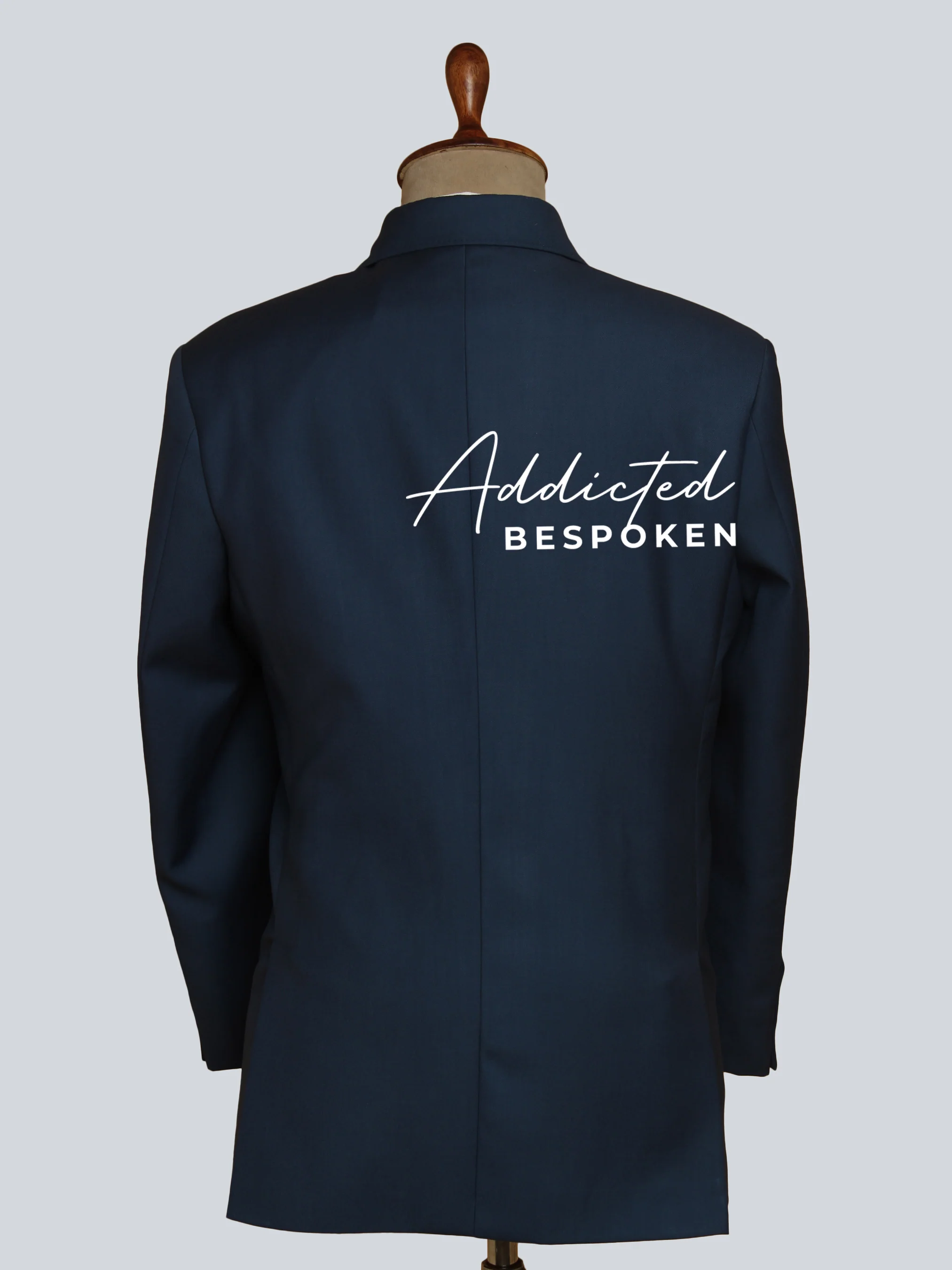Nature-Inspired Embroidered Suit - Image 9