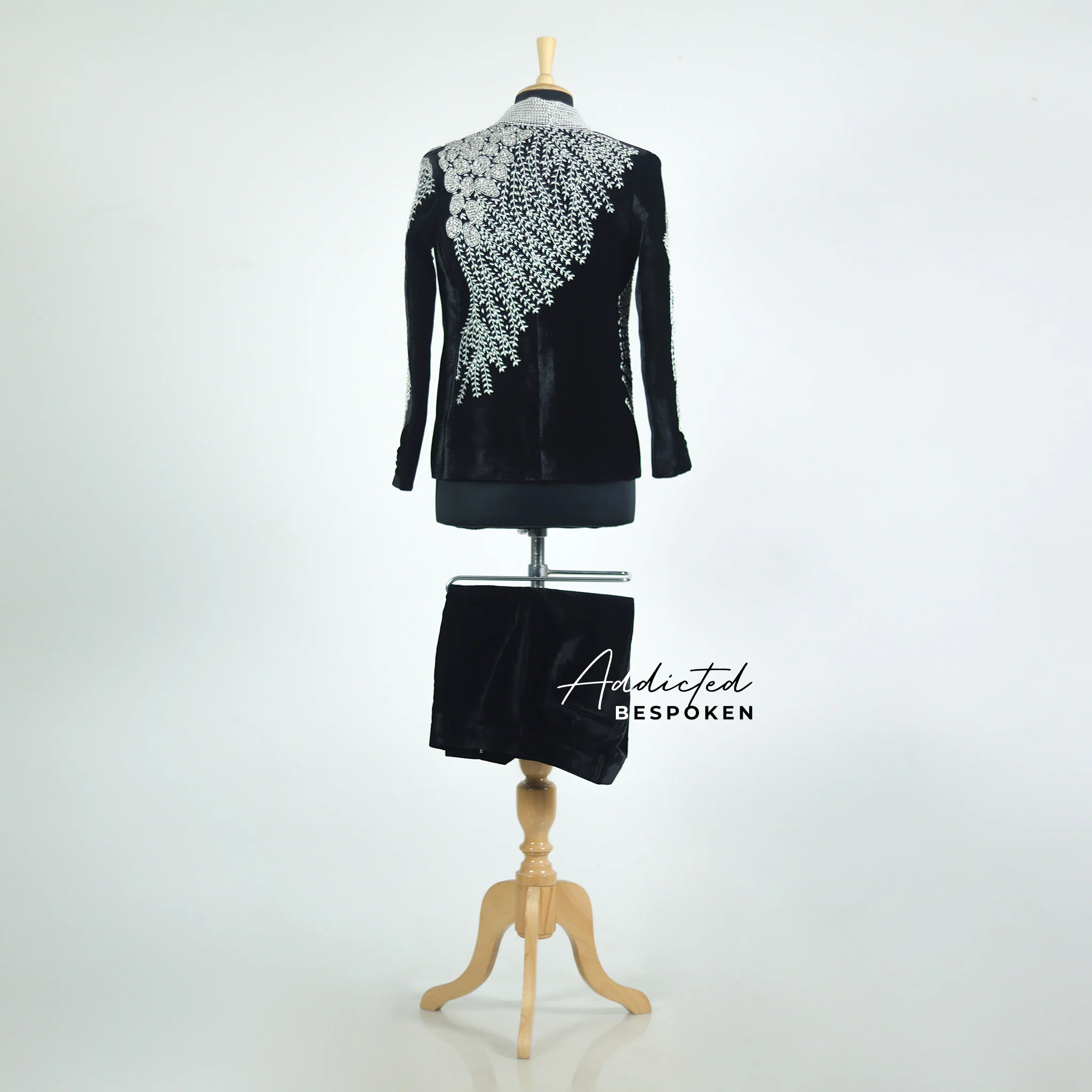 Ornate Prestige Ensemble - Image 4