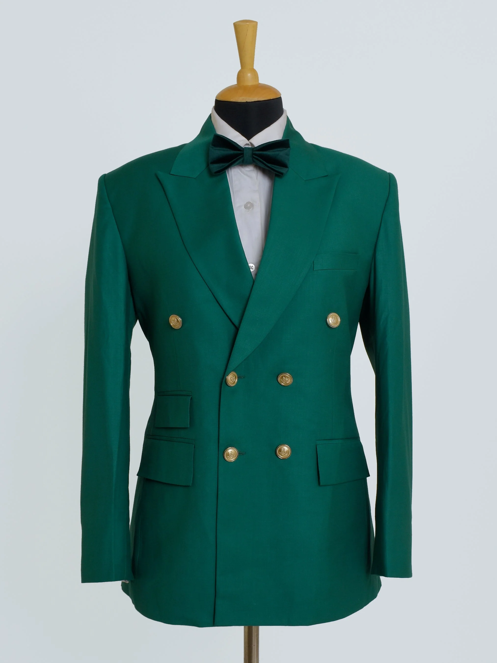 Regal Evergreen Attire - Image 2