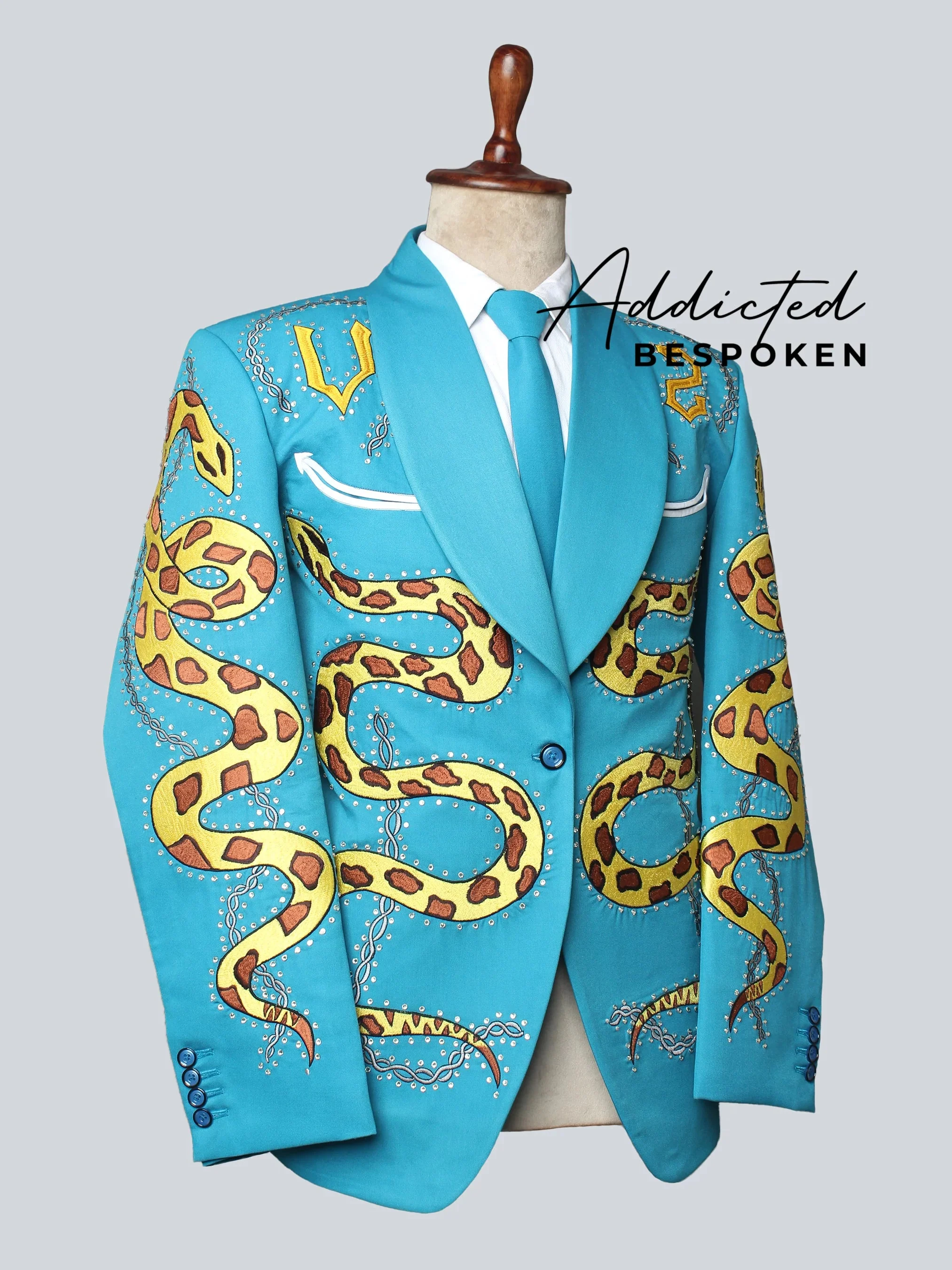 Serpentine Elegance Suit - Image 4