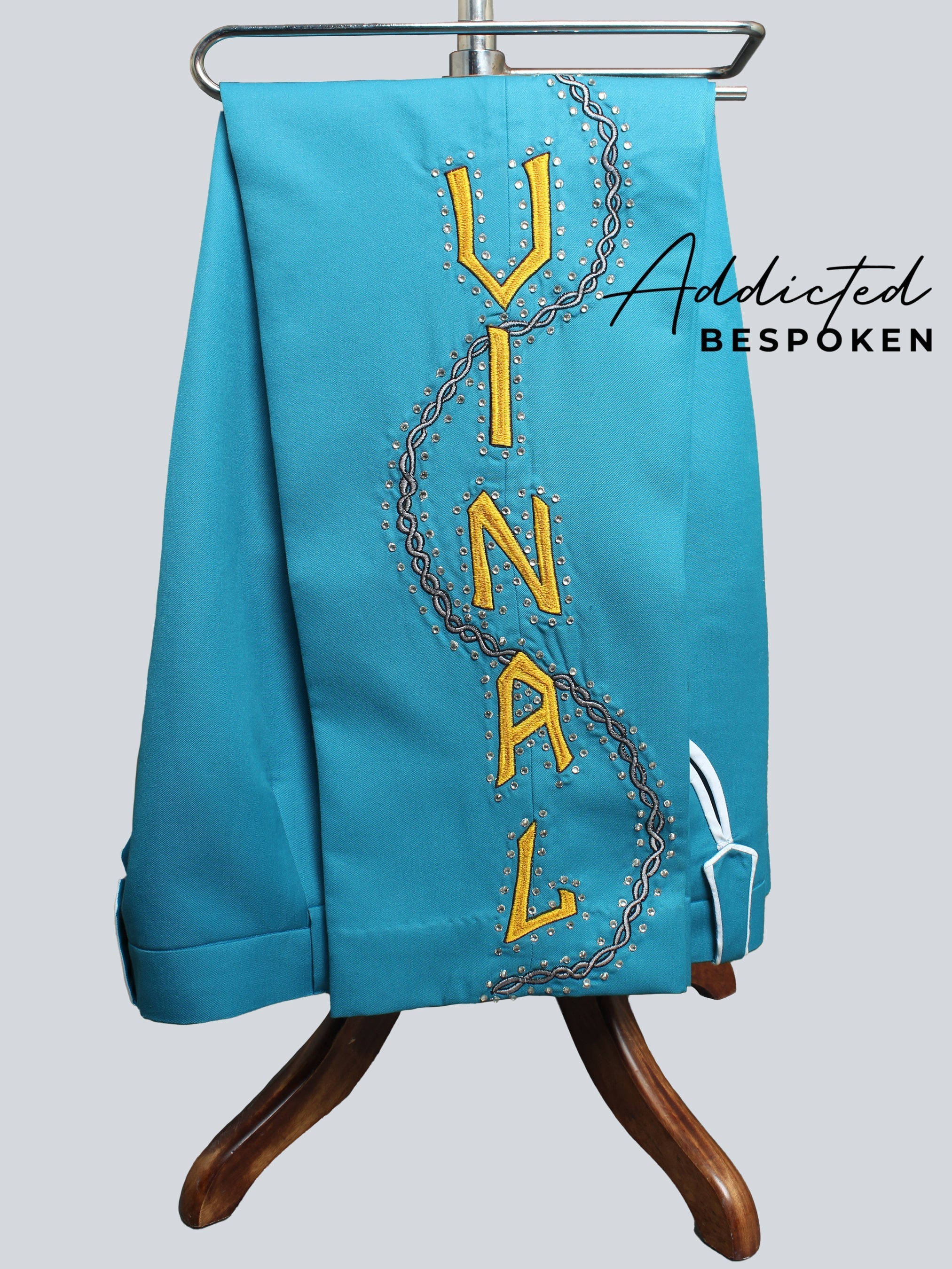 Serpentine Elegance Suit - Image 8