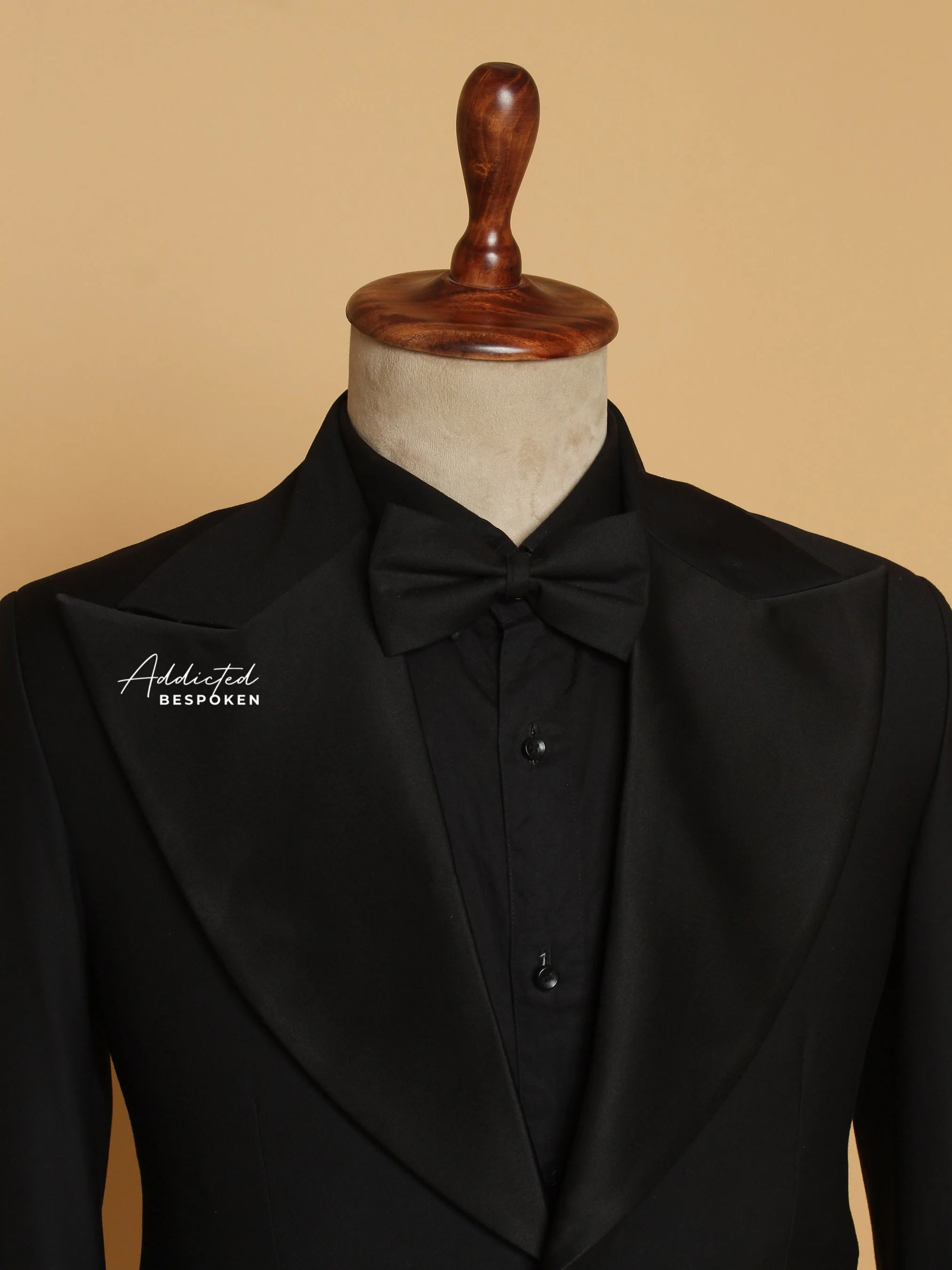 Sleek Modern Business Ensemble - Image 5