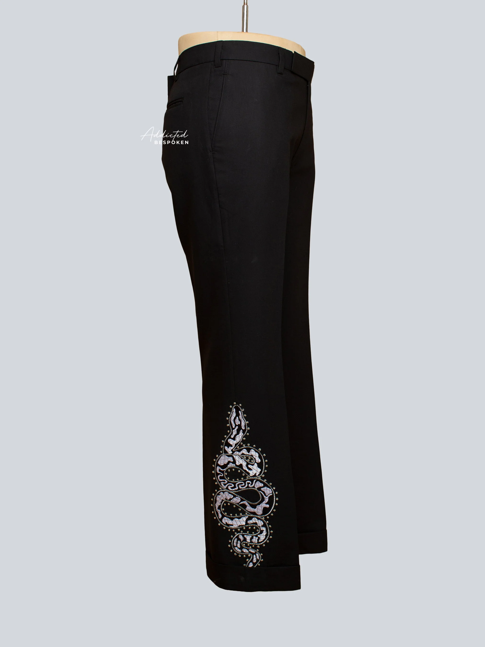 Snake Embellished Signature Suit - Image 9