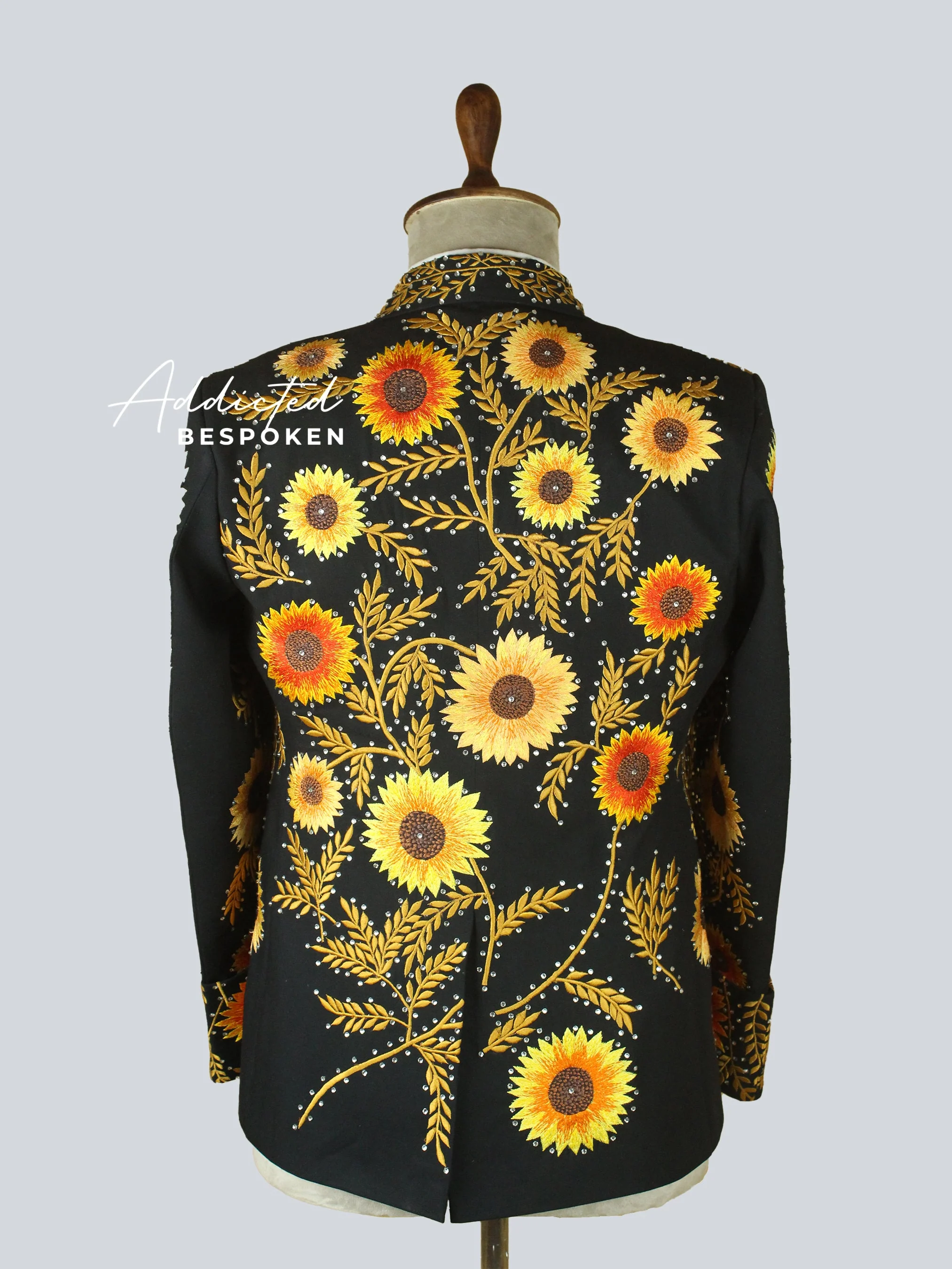 Sun Flower Embroidered Suit - Image 5