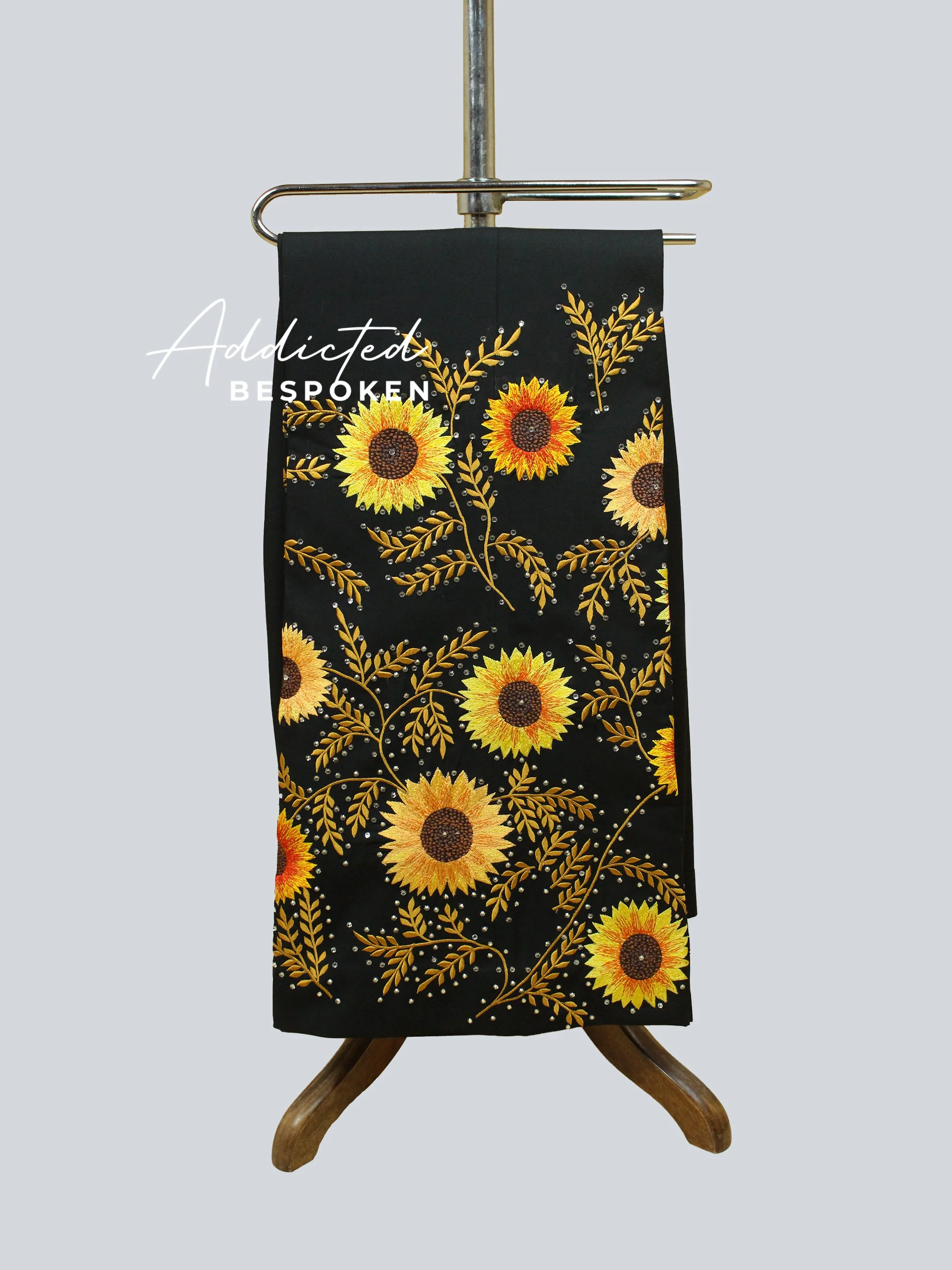 Sun Flower Embroidered Suit - Image 6