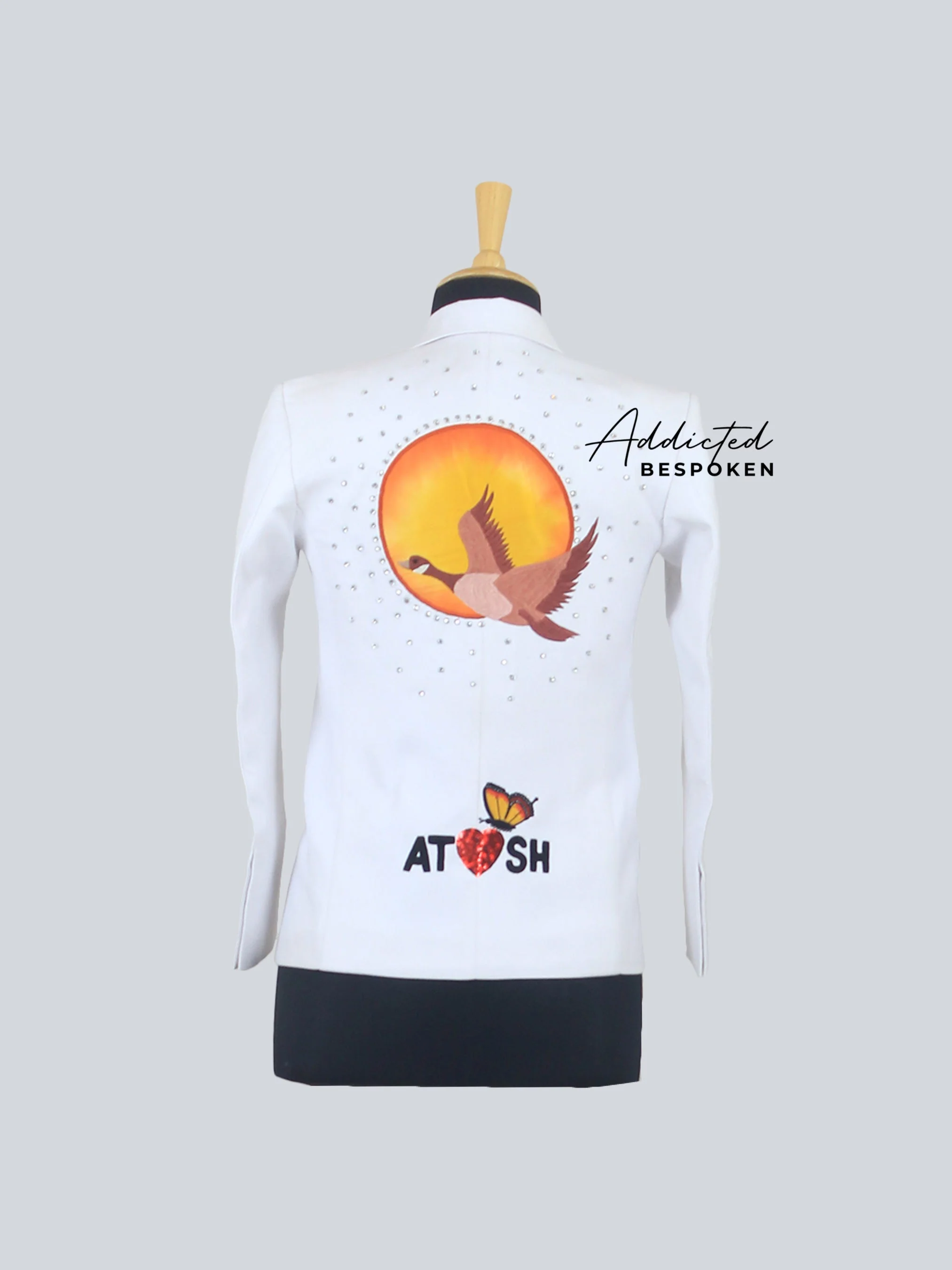 Sunrise Bird Embellished Suit - Image 5