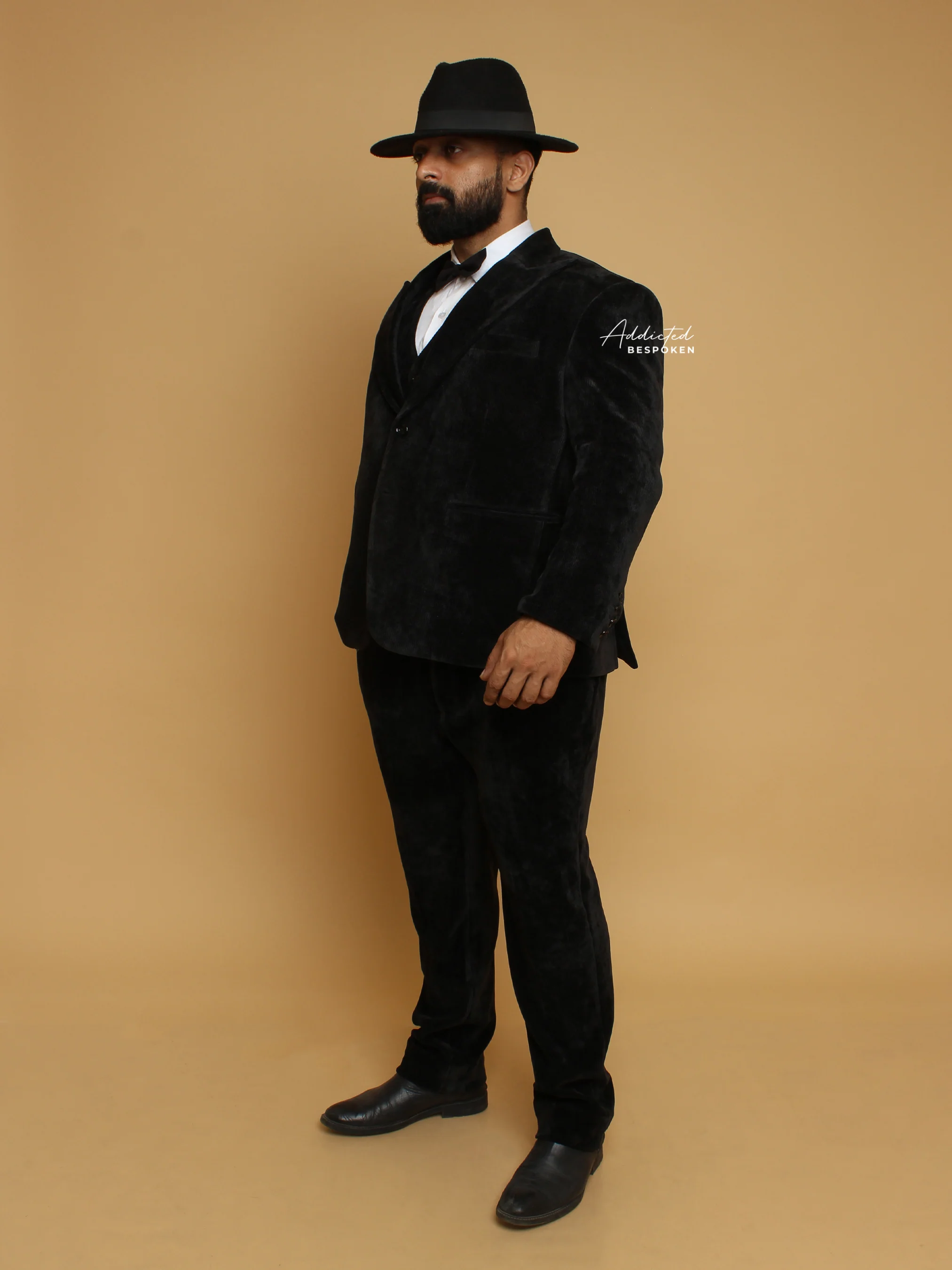 Tailored Classic Evening Attire - Image 4