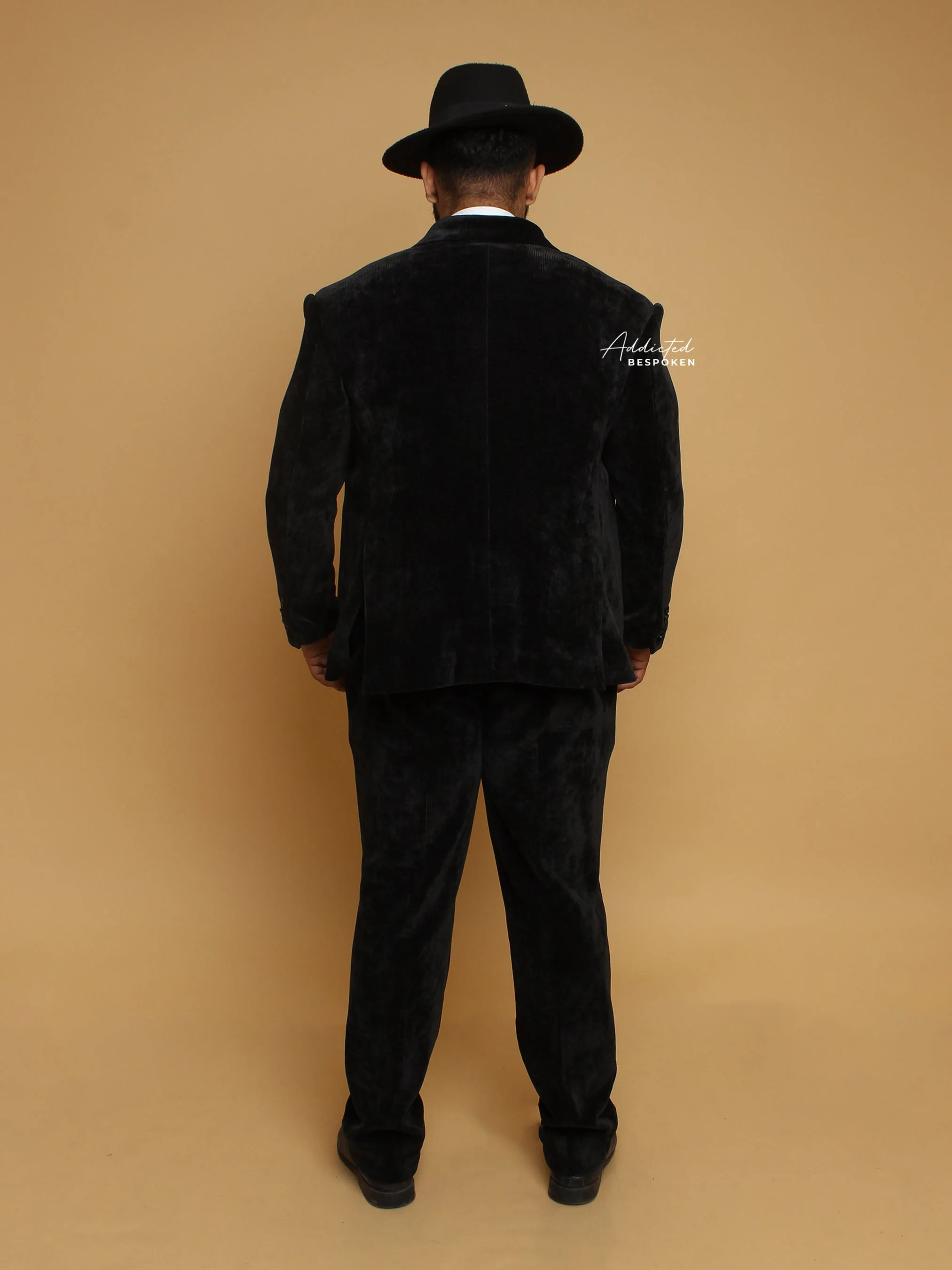 Tailored Classic Evening Attire - Image 5