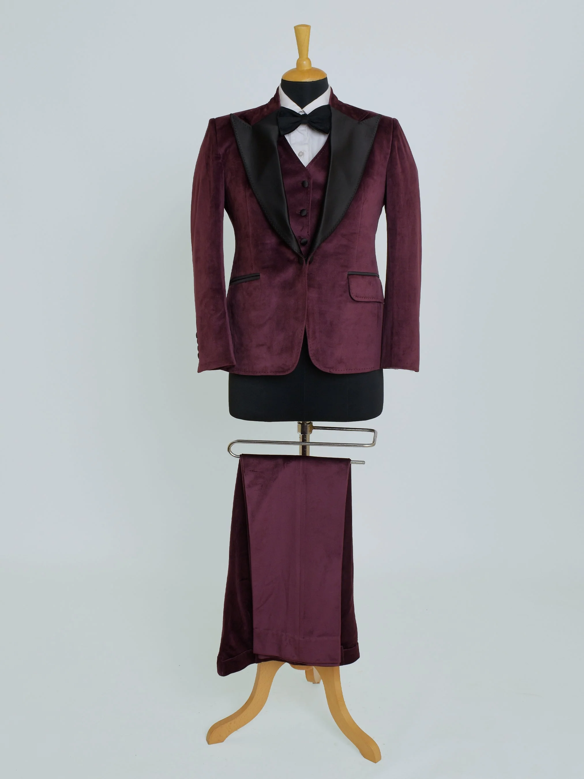 The Bordeaux Tuxedo Suit